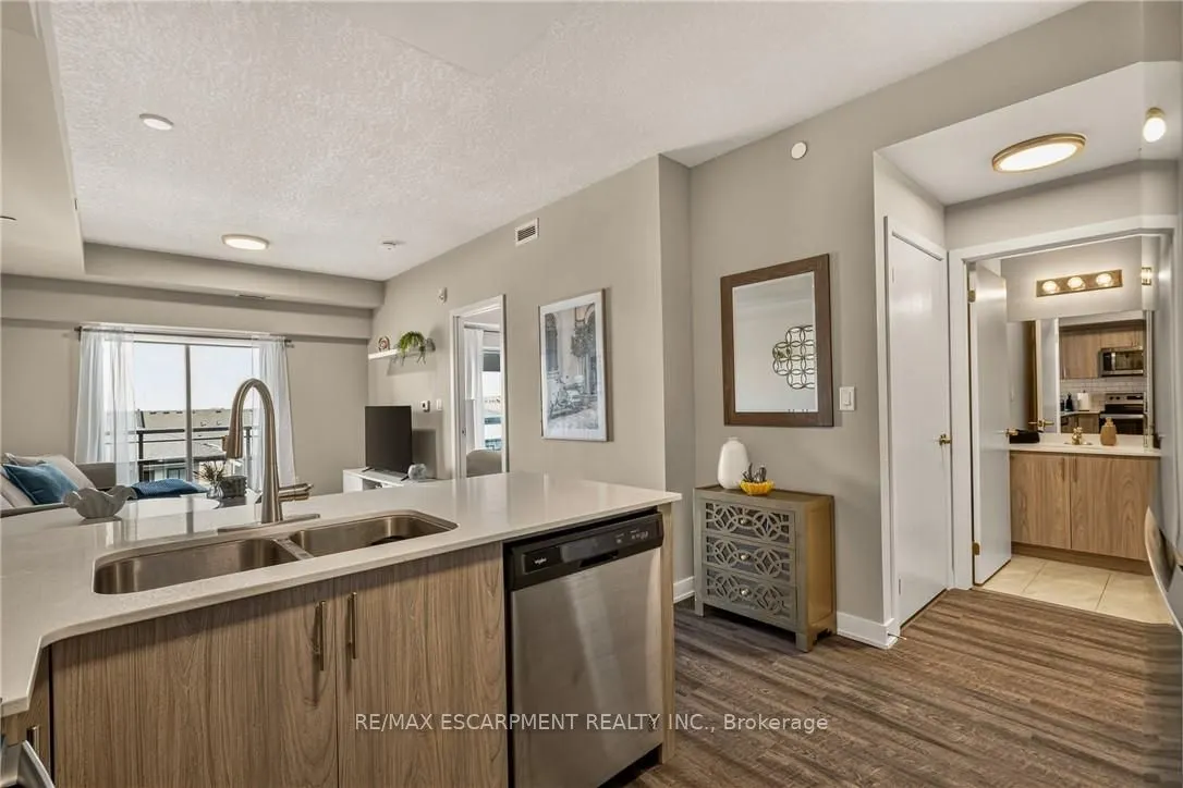 16 MARKLE Crescent #413
