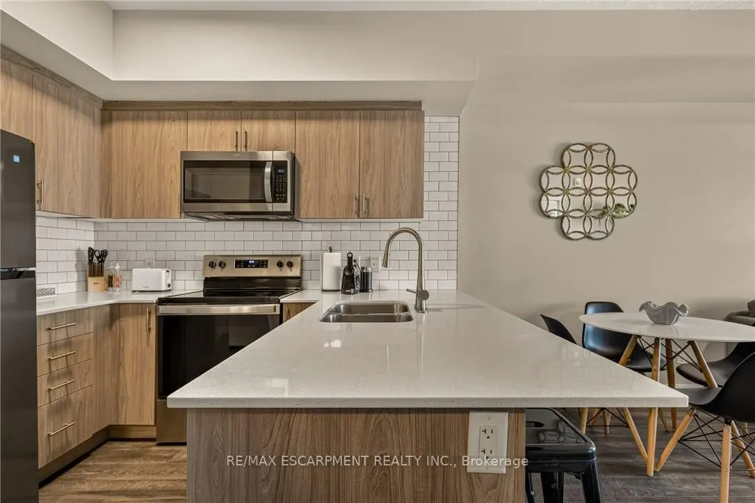 16 MARKLE Crescent #413