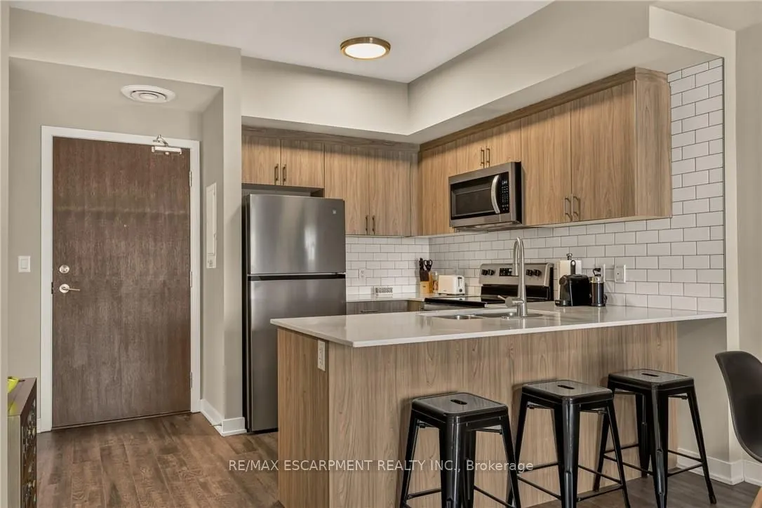 16 MARKLE Crescent #413