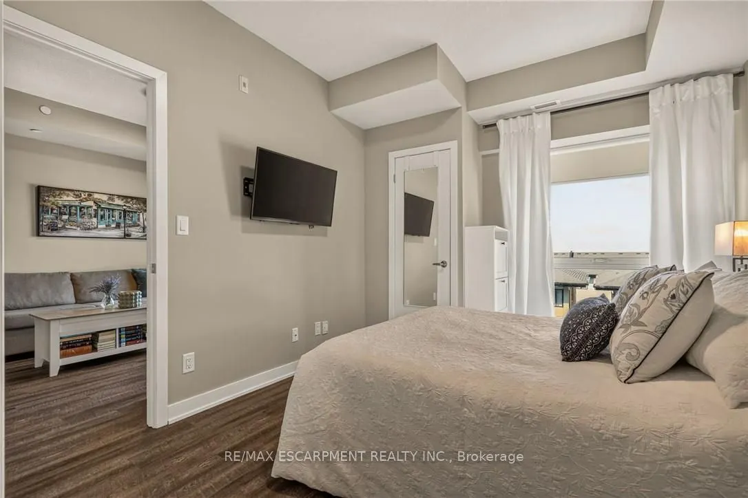16 MARKLE Crescent #413