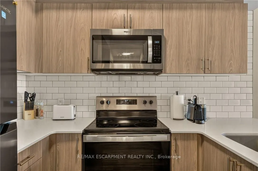 16 MARKLE Crescent #413