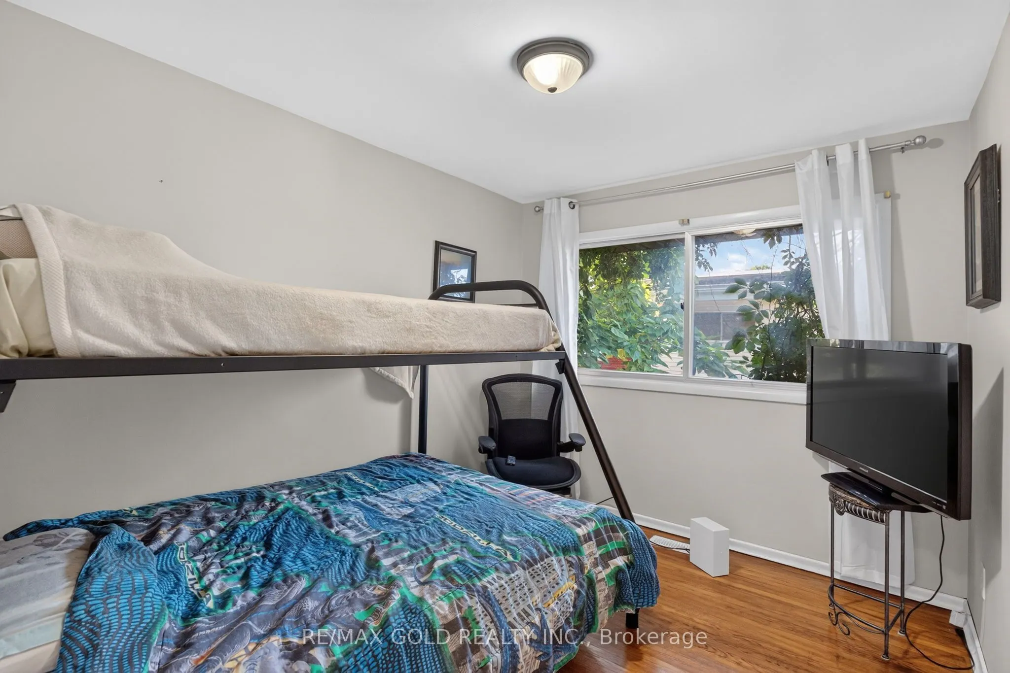 16 Monterey Road