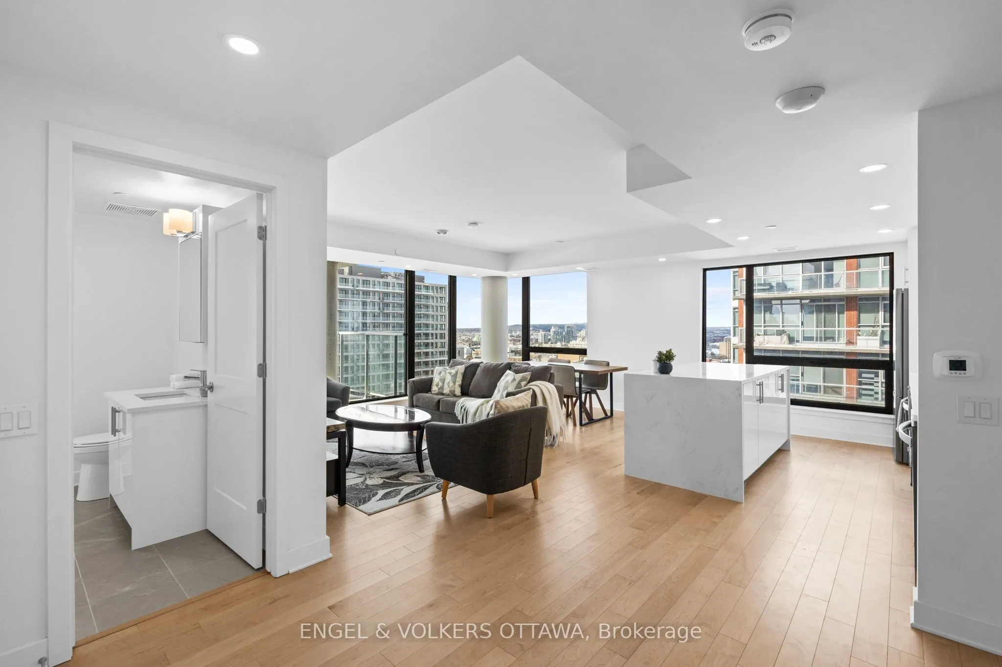 180 George Street #1802