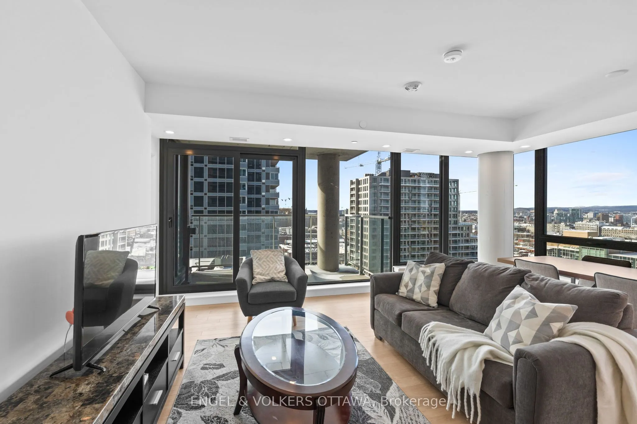 180 George Street #1802