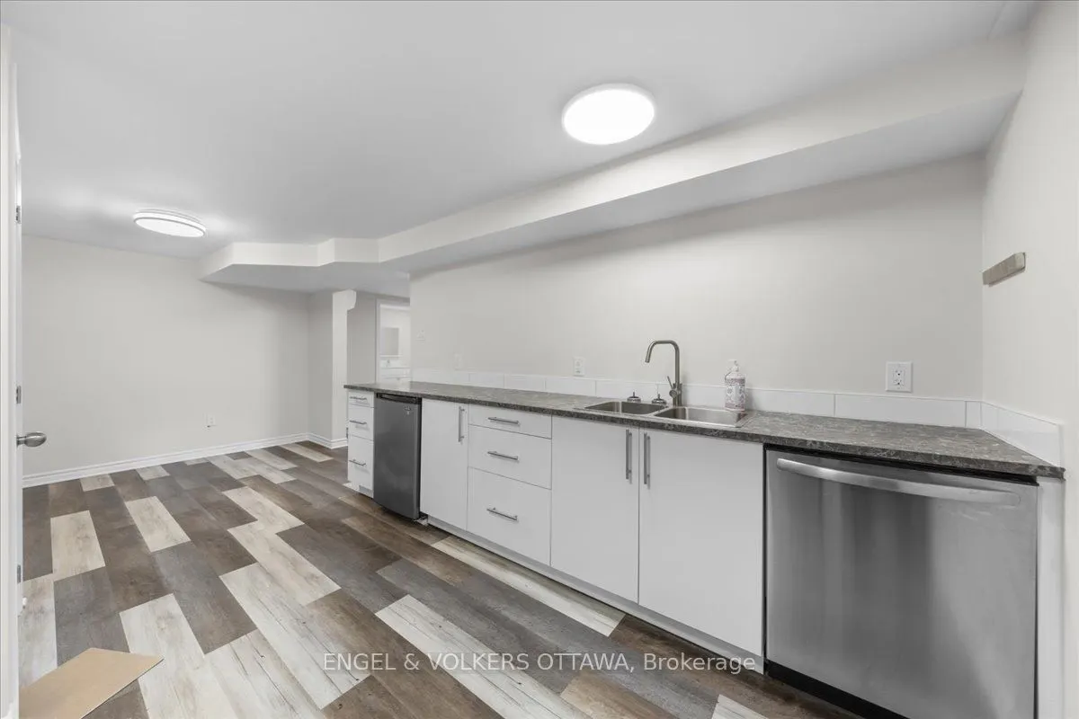 616 Browning Avenue #B