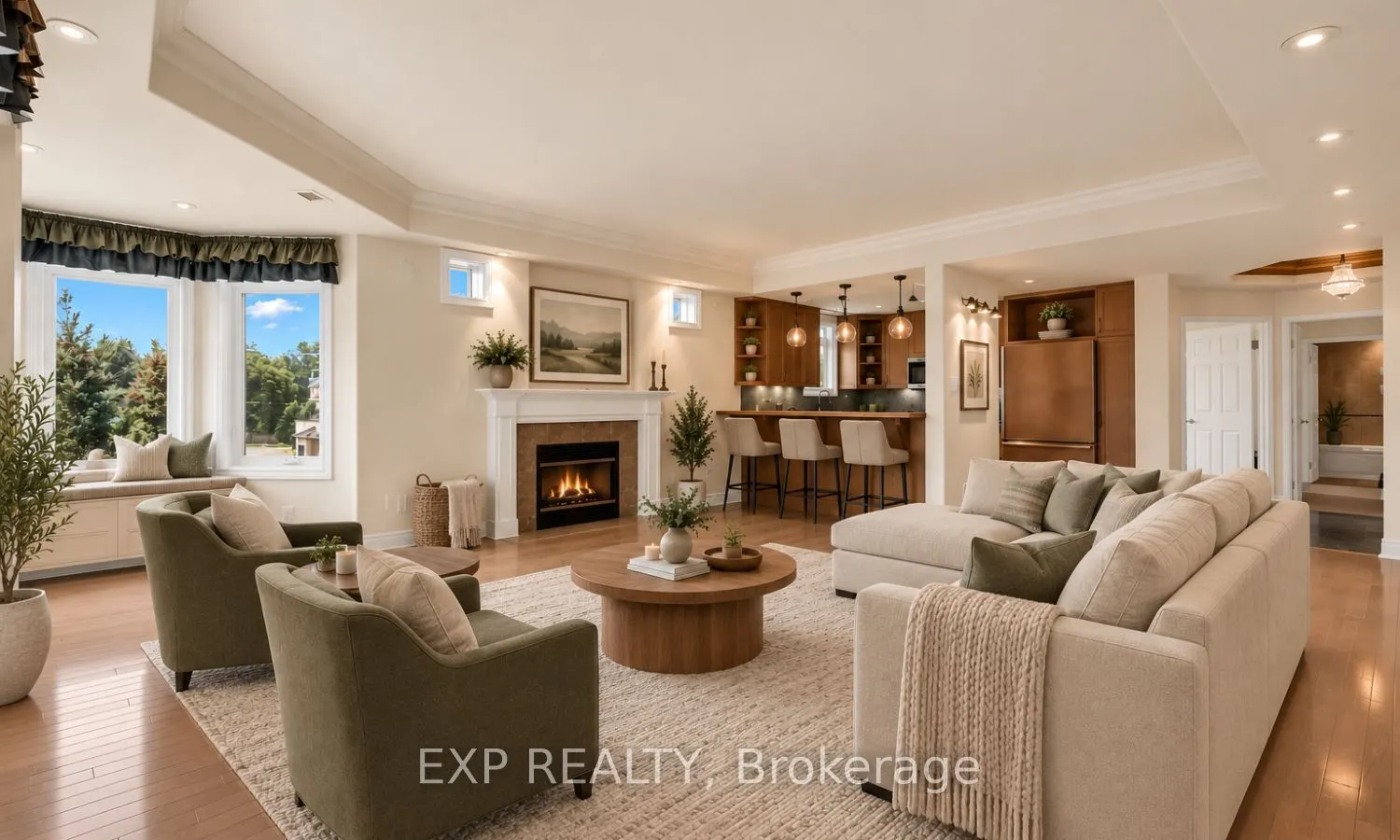 10 Bay Street E #307