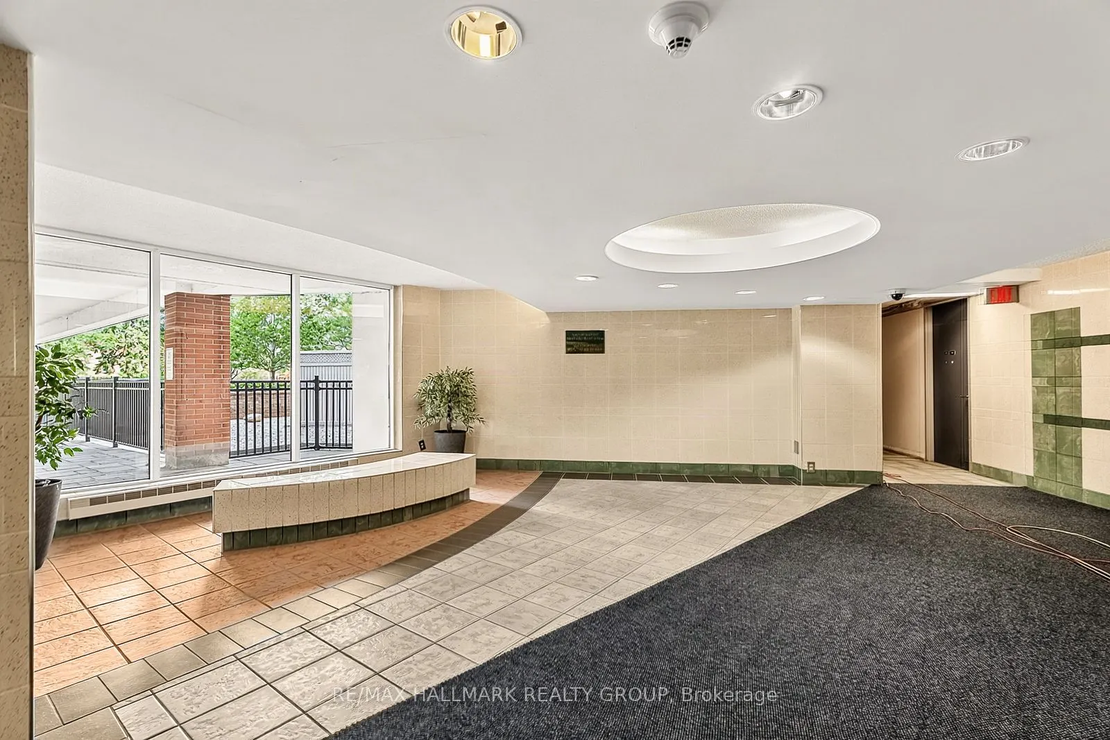 2000 JASMINE Crescent #705
