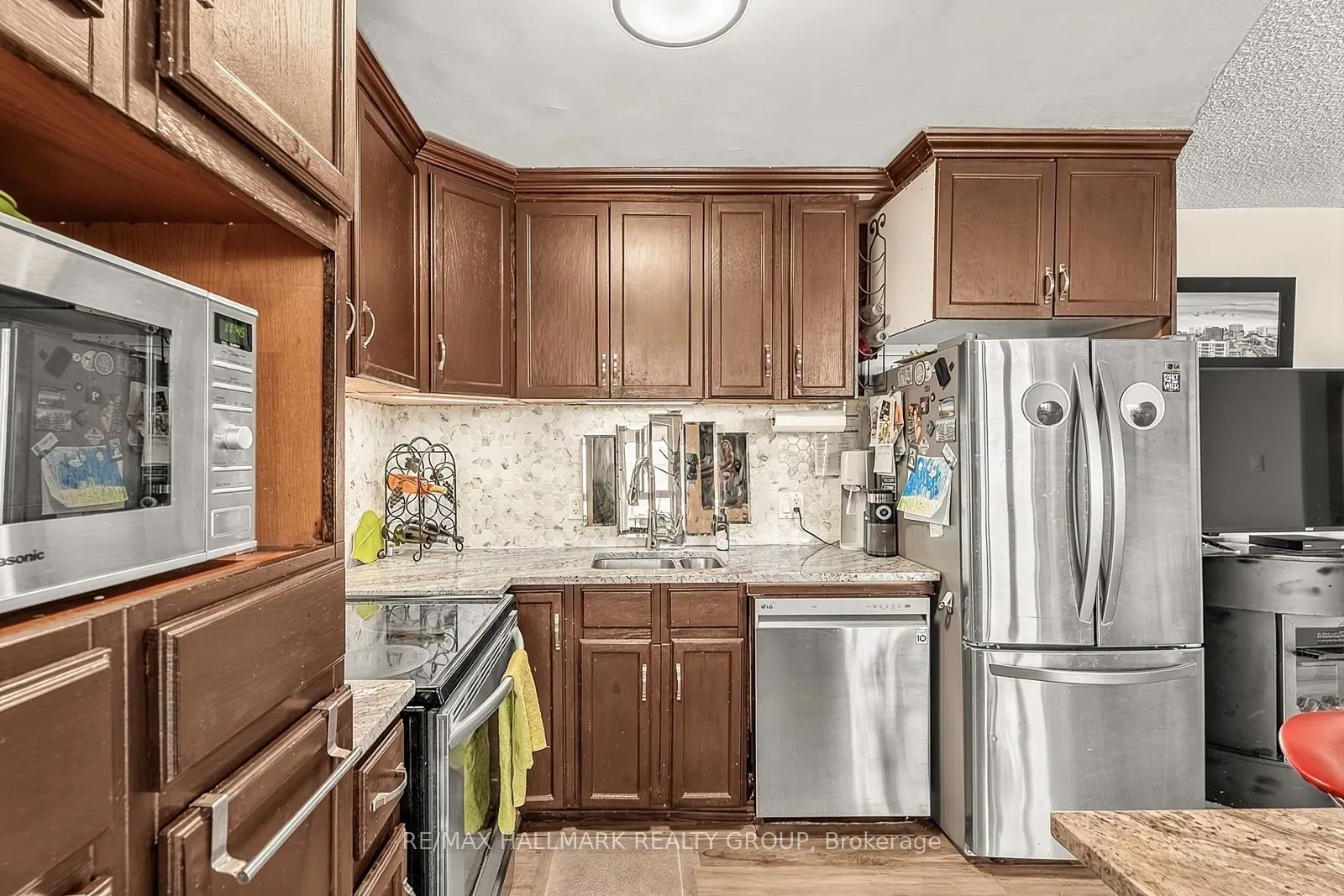 2000 JASMINE Crescent #705
