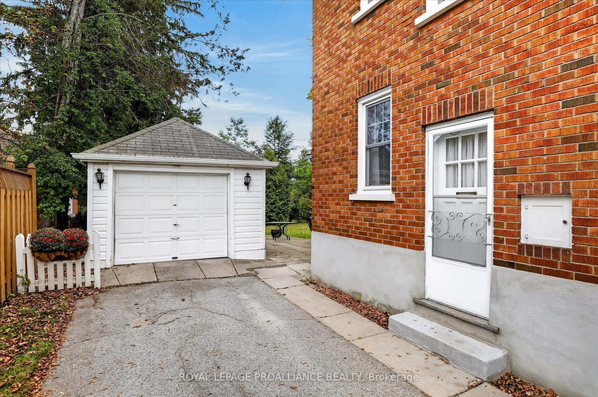 210 Aberdeen Avenue