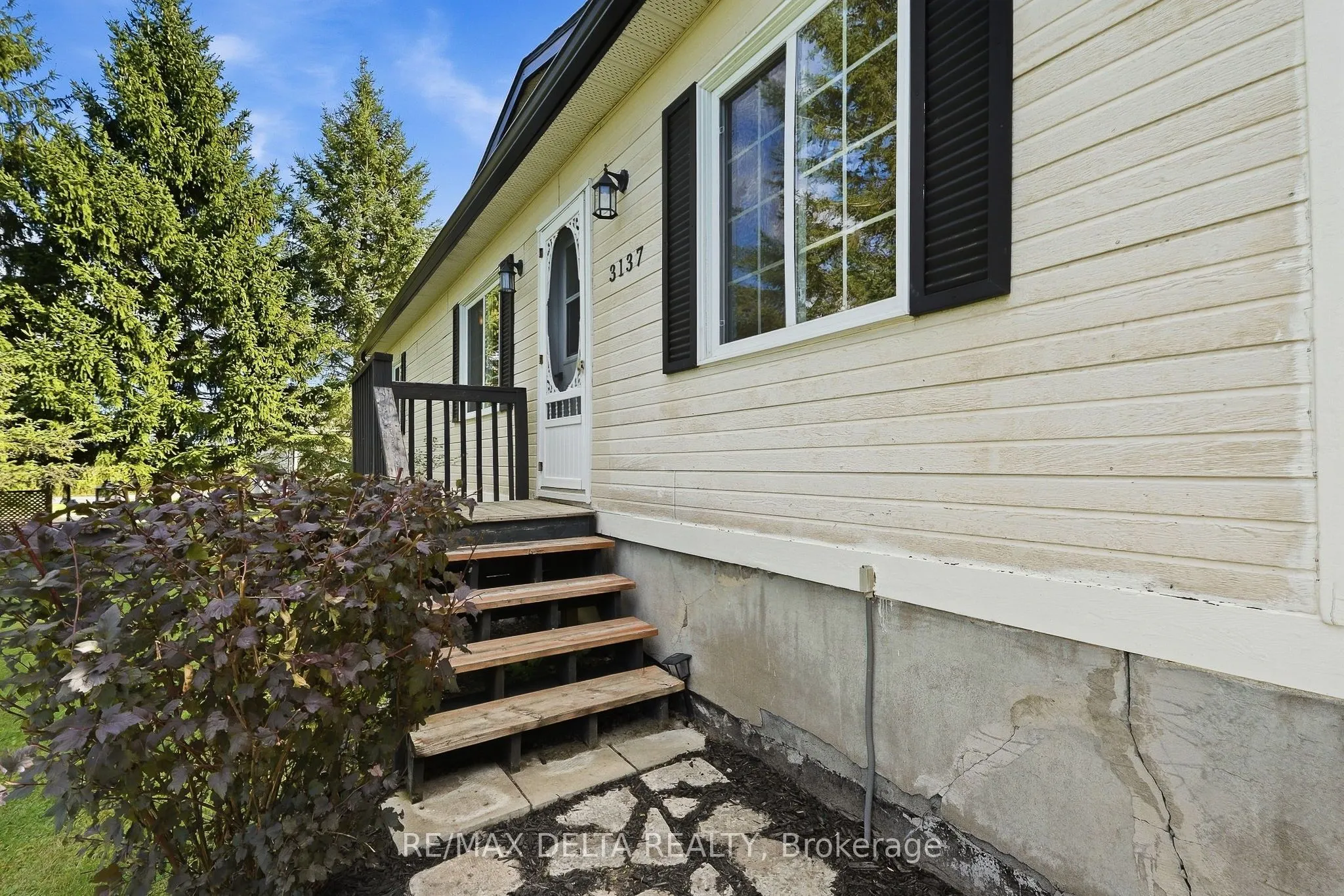 3137 Union Street