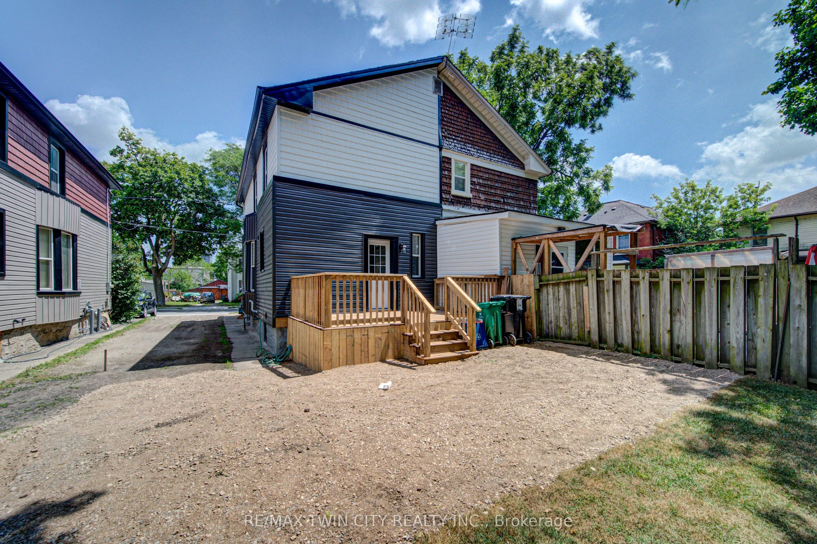 26 Richardson Street