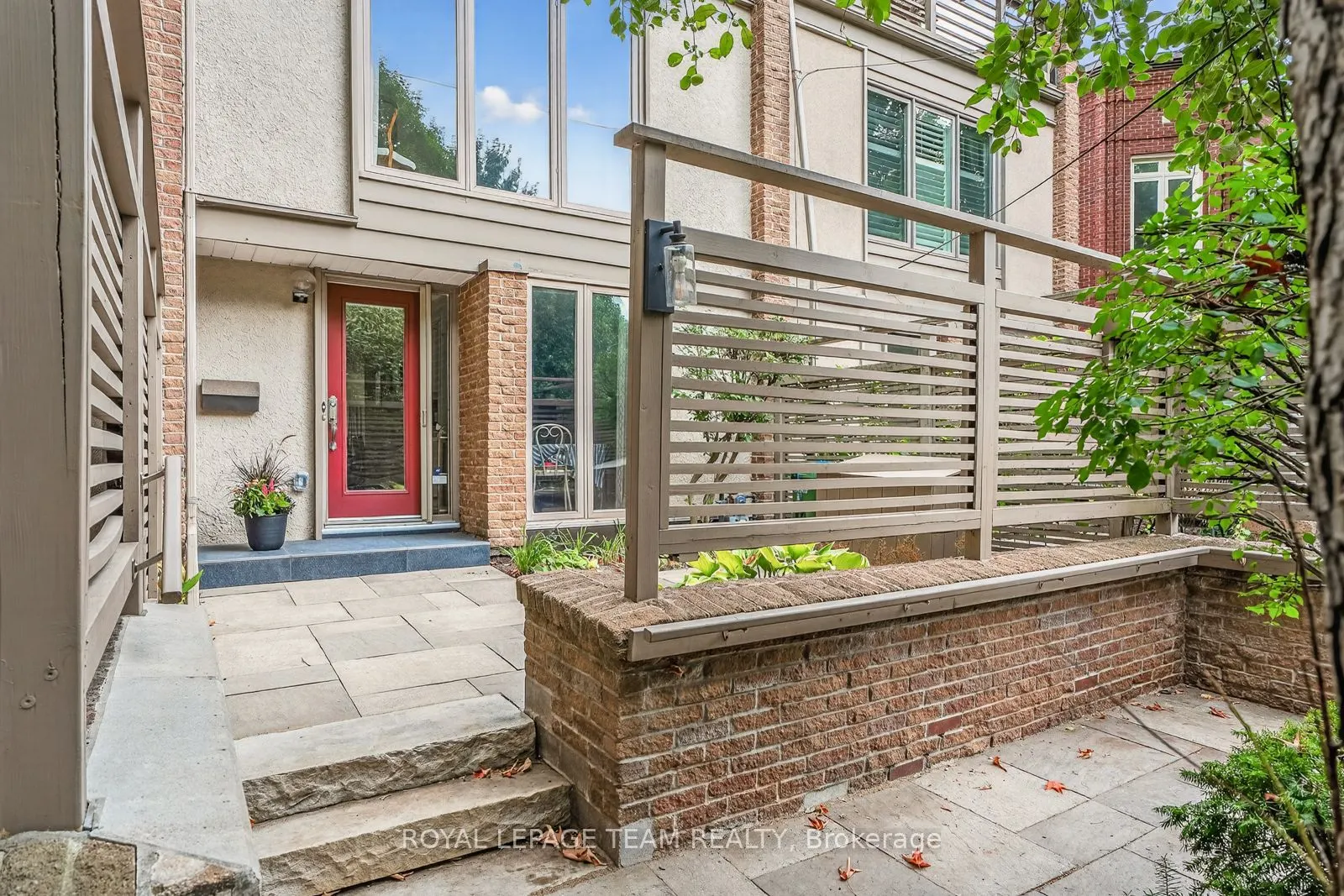 164 Dufferin Road