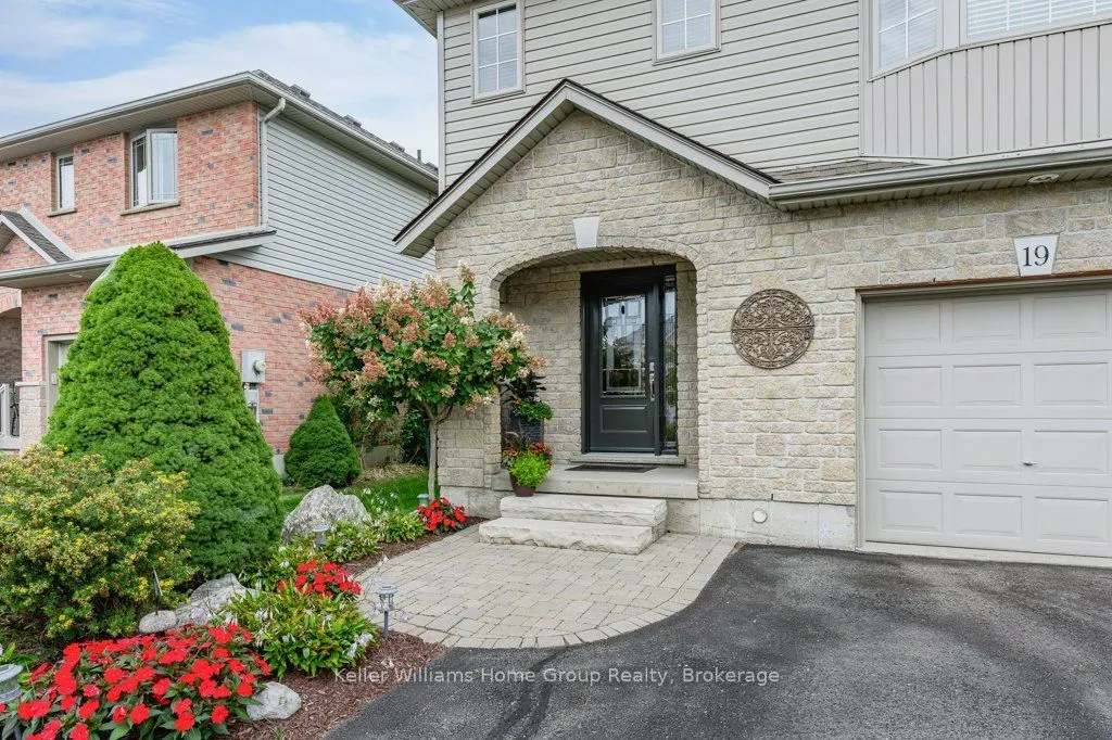 19 Peglar Crescent