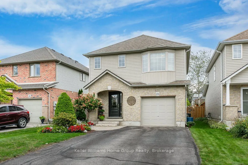 19 Peglar Crescent