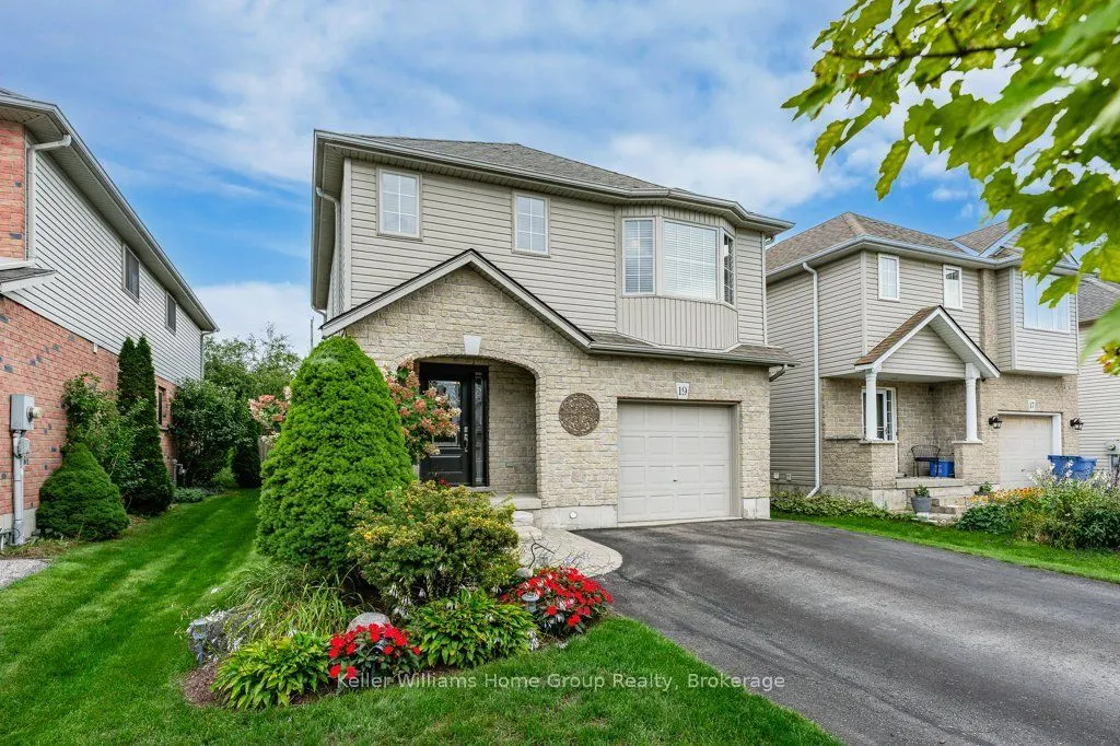 19 Peglar Crescent