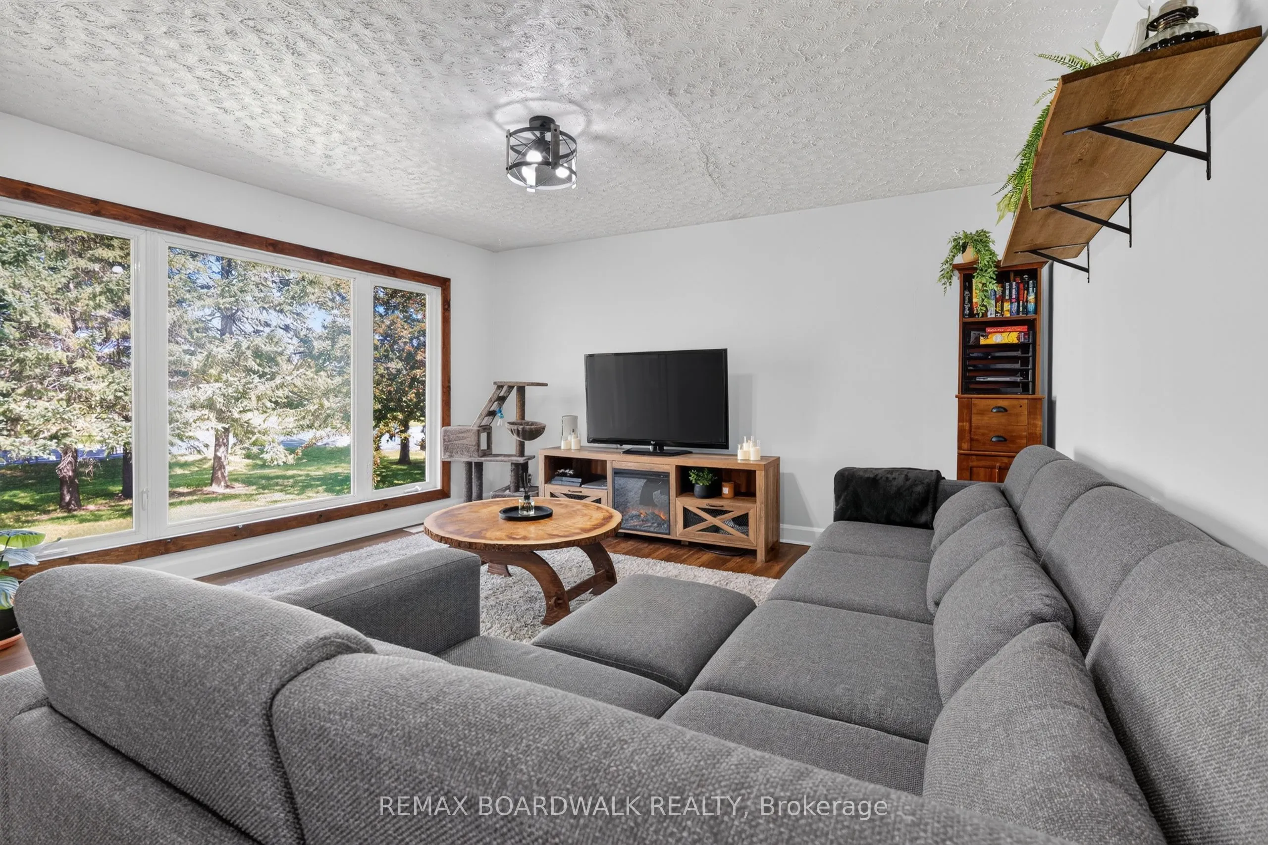14310 Concession 11-12 Road
