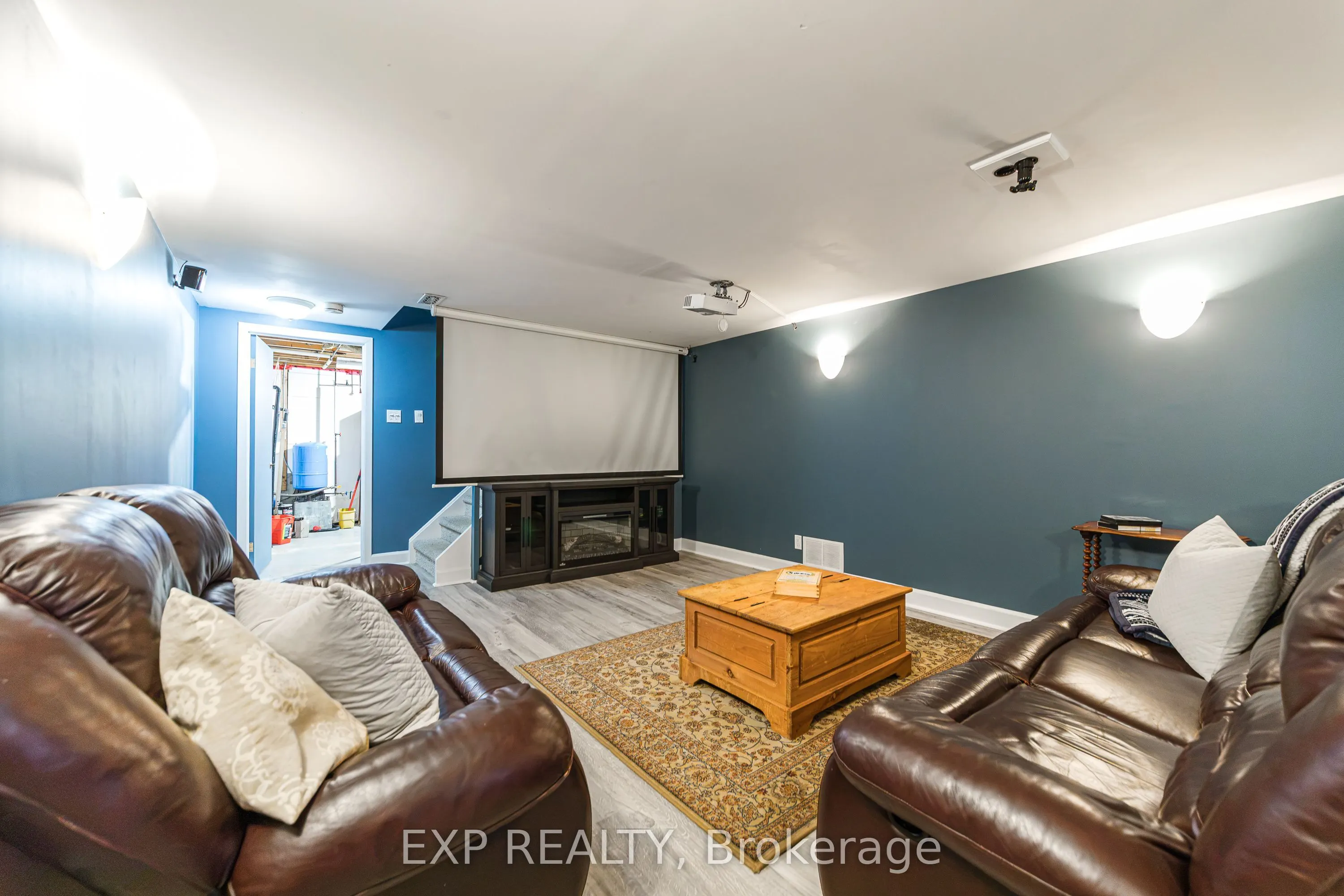 1221 Fairway Drive