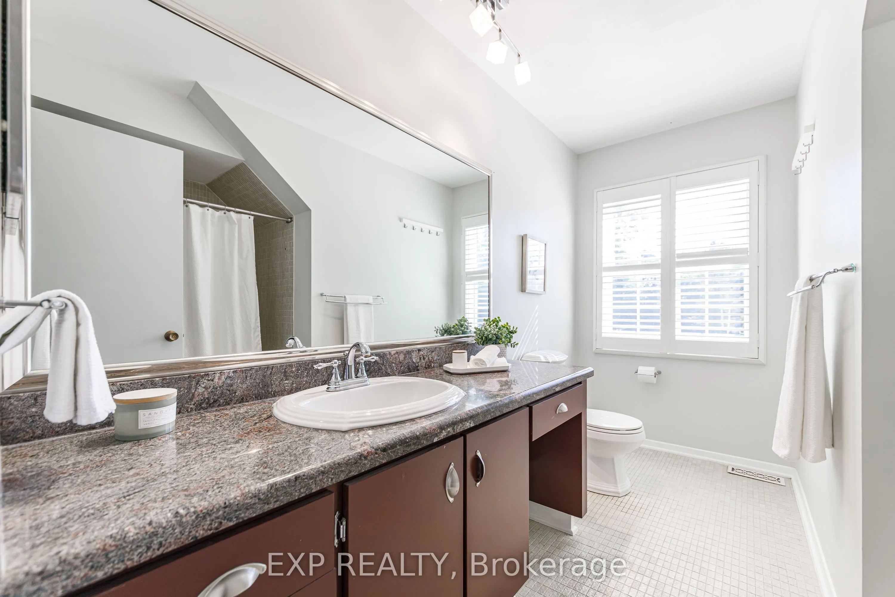 1221 Fairway Drive