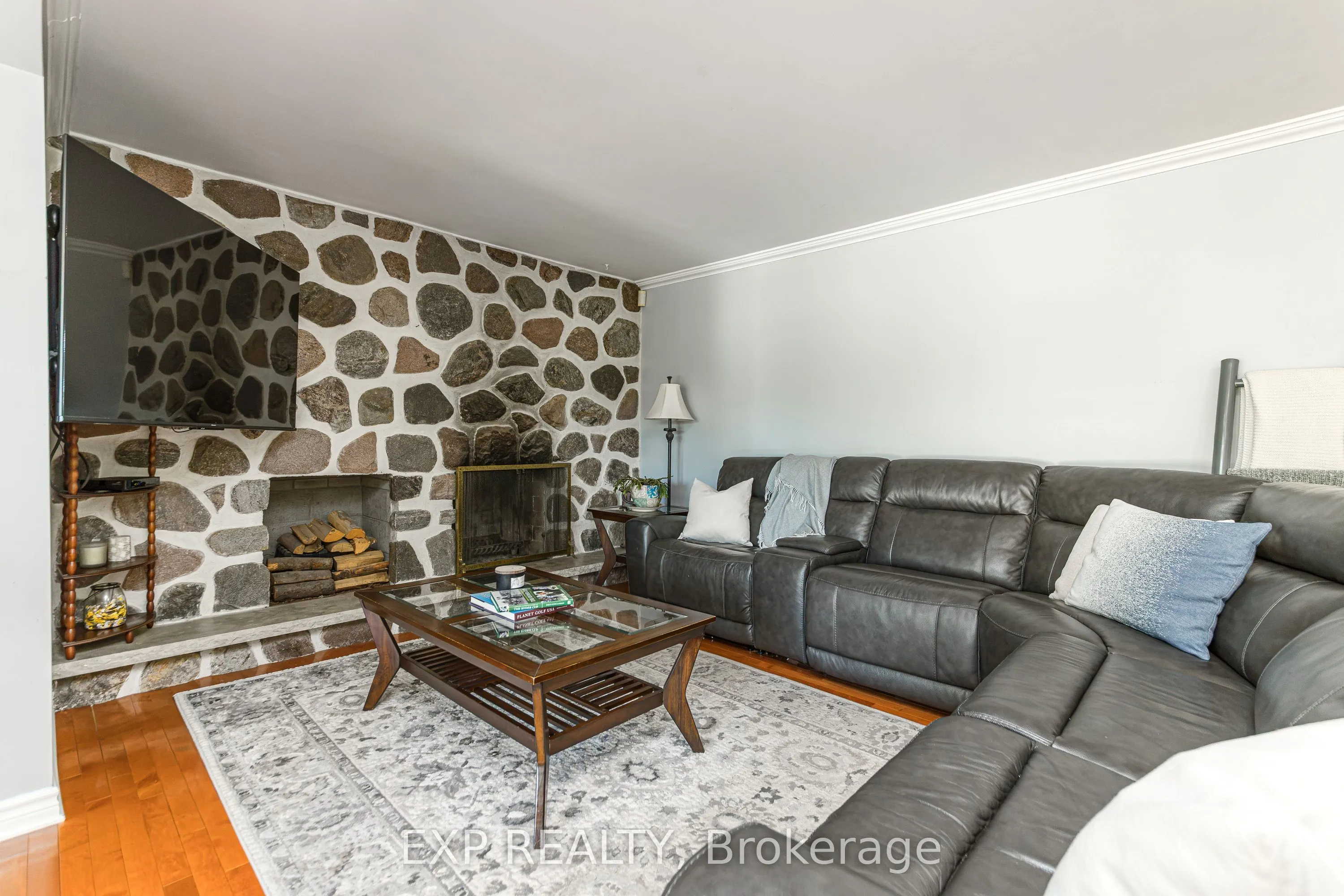 1221 Fairway Drive