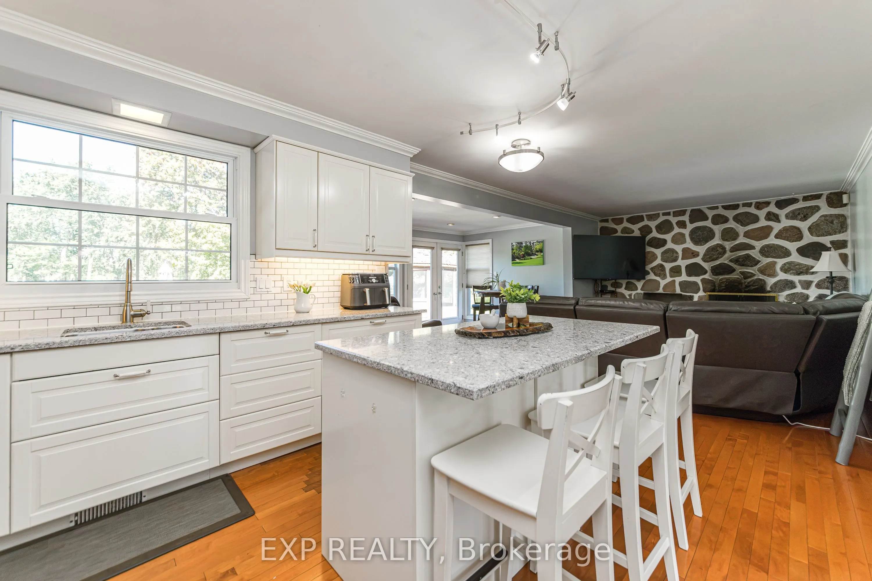 1221 Fairway Drive