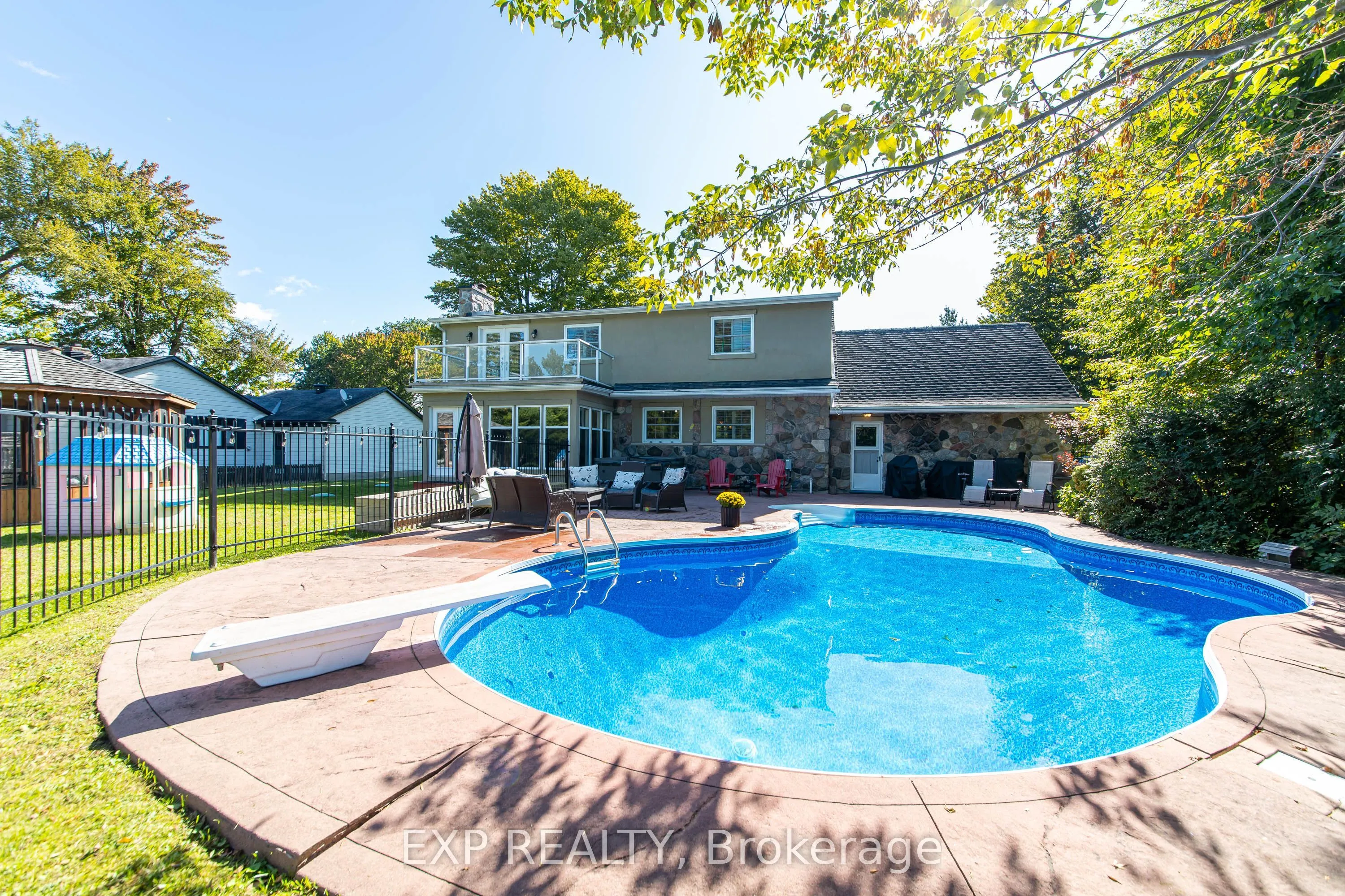 1221 Fairway Drive