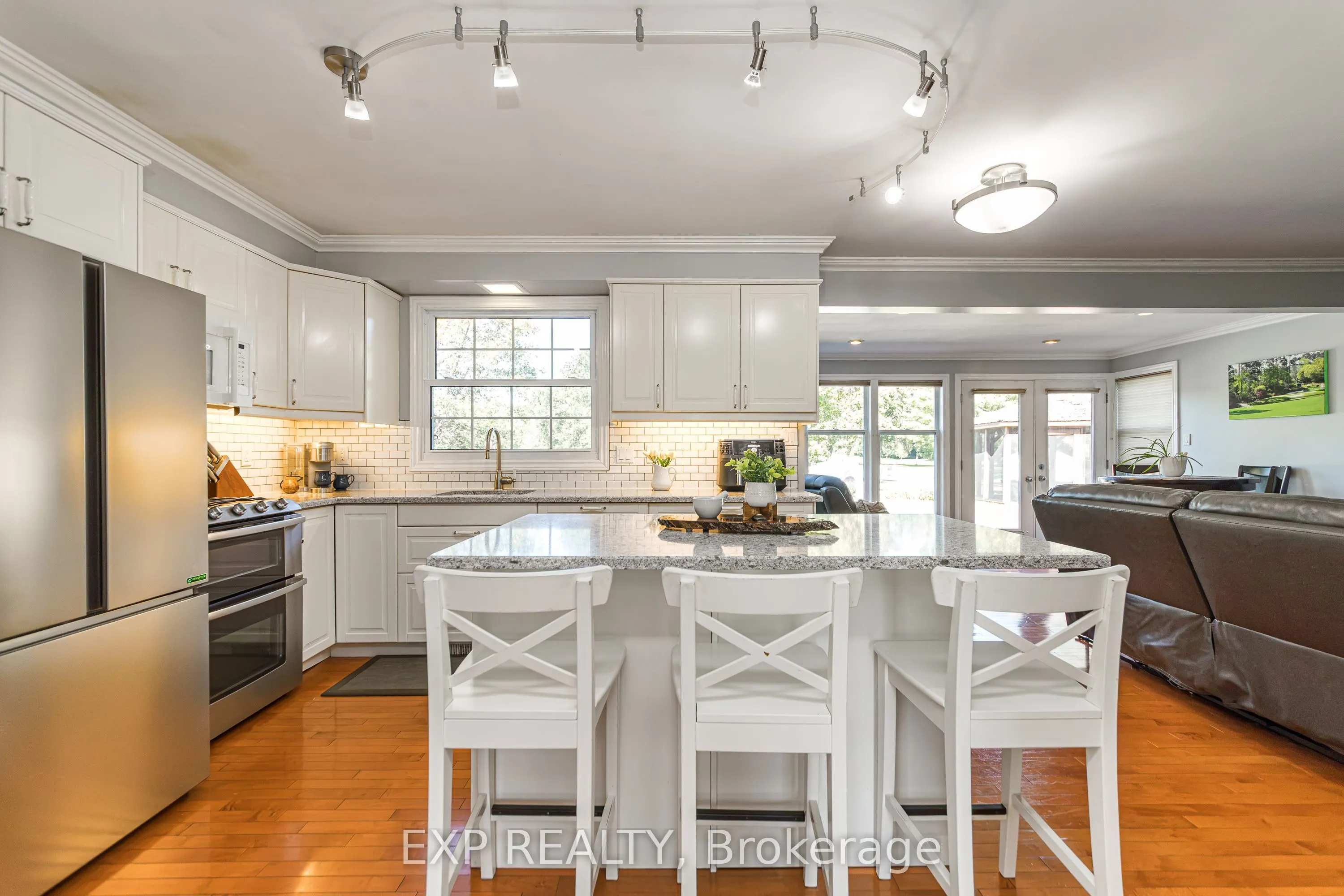 1221 Fairway Drive
