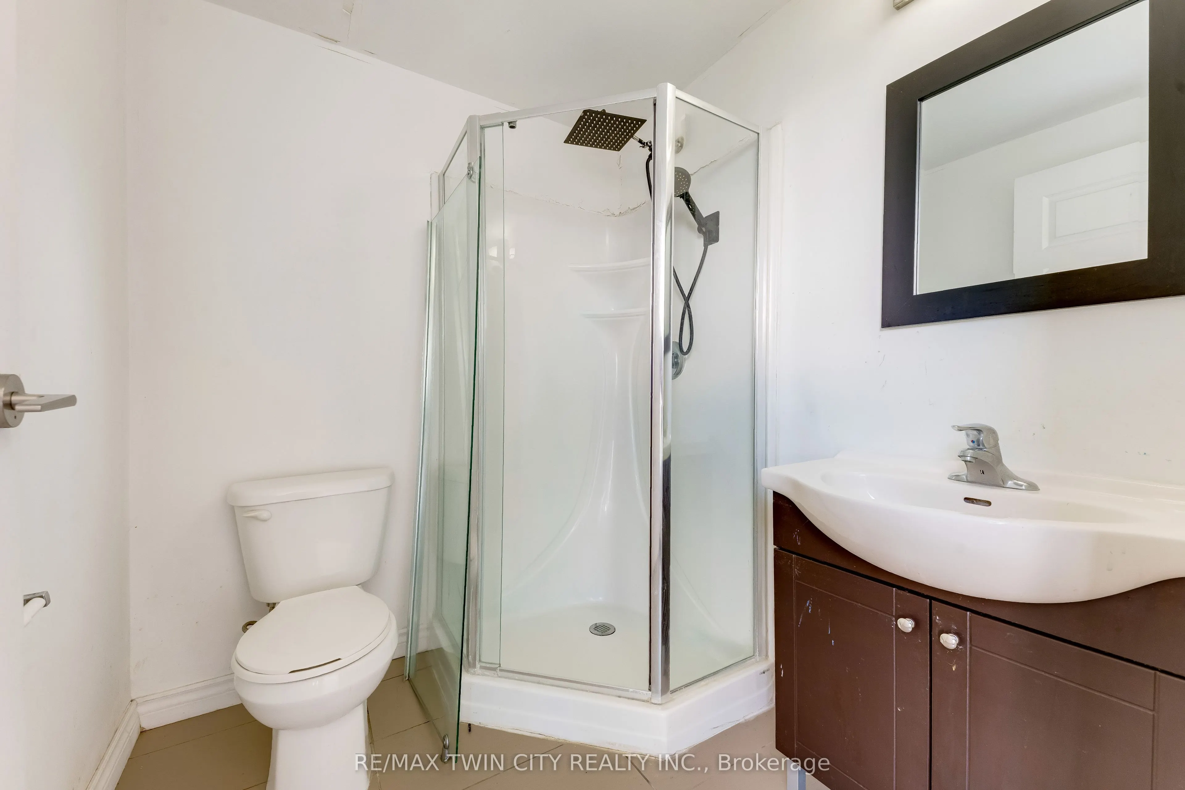158 King Street N #802