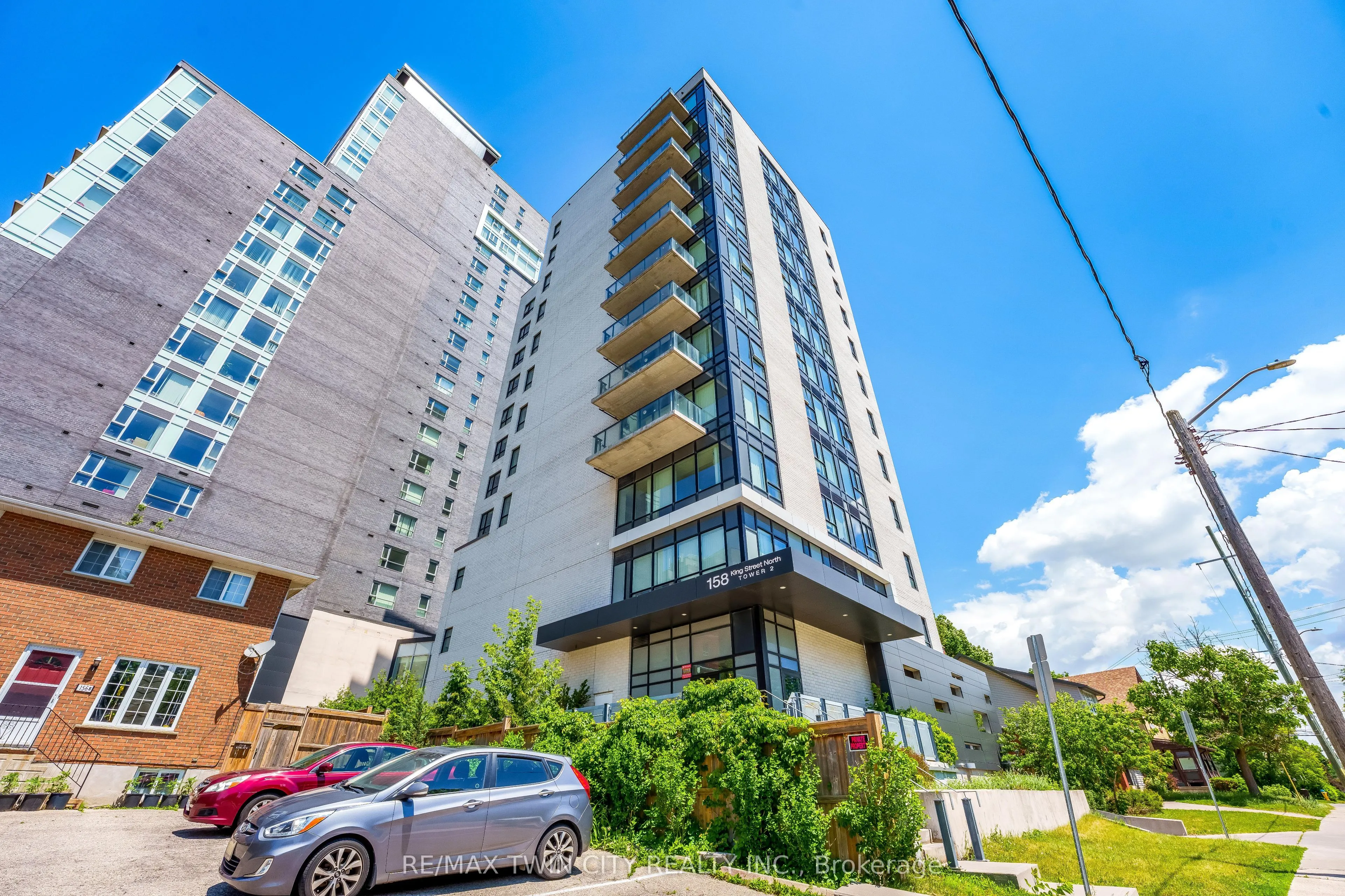 158 King Street N #802