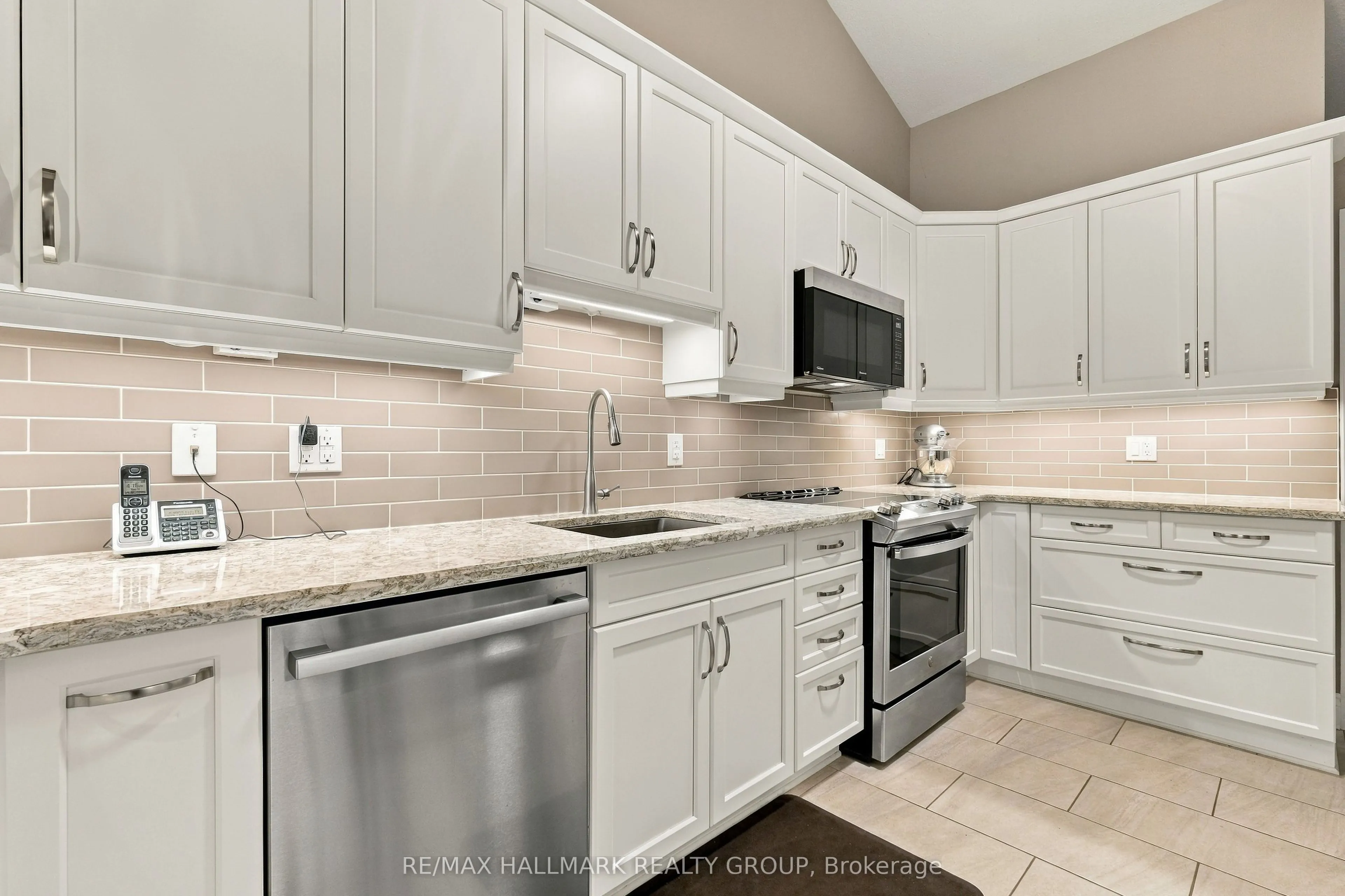 22 Grand Harbour Court #29