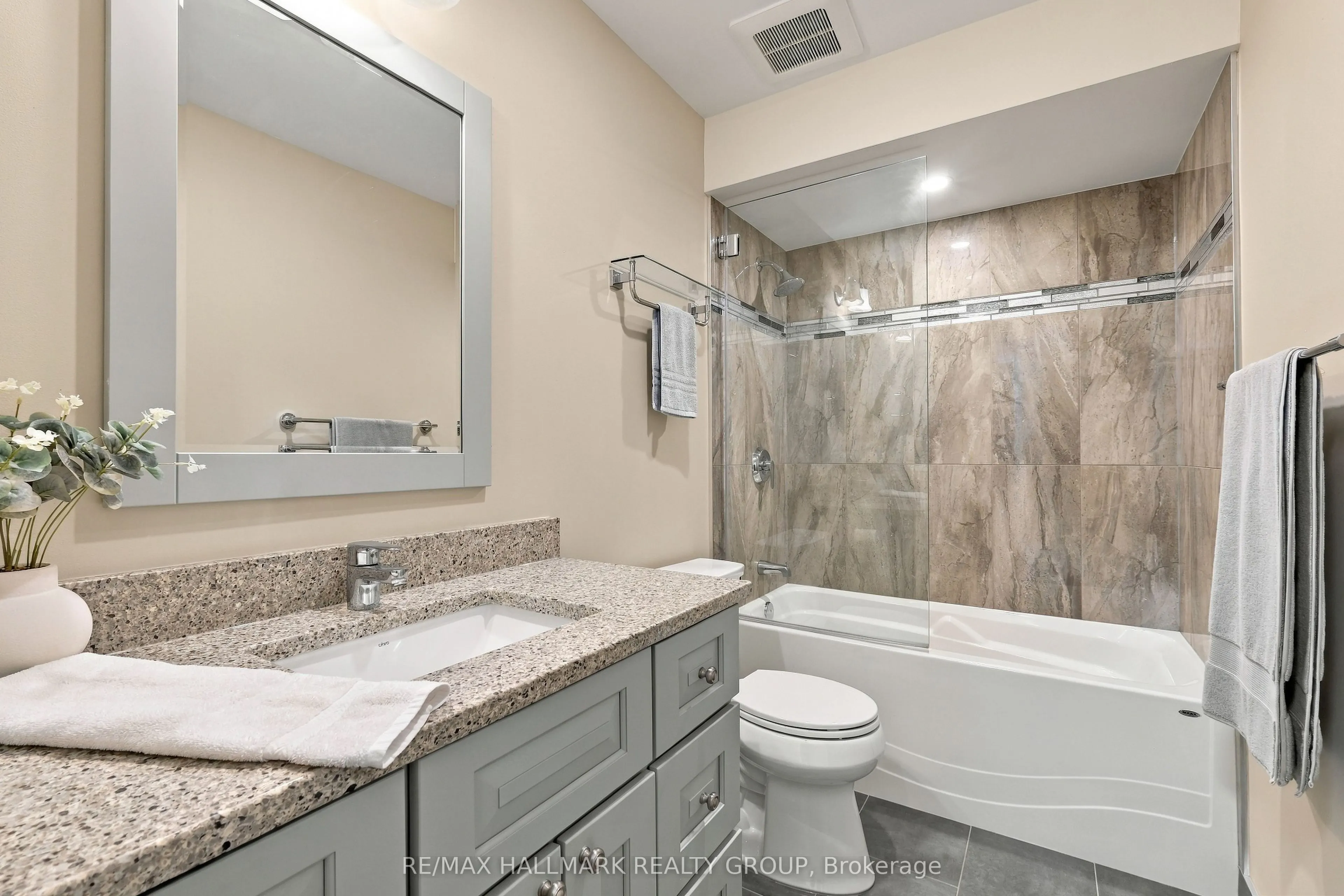22 Grand Harbour Court #29
