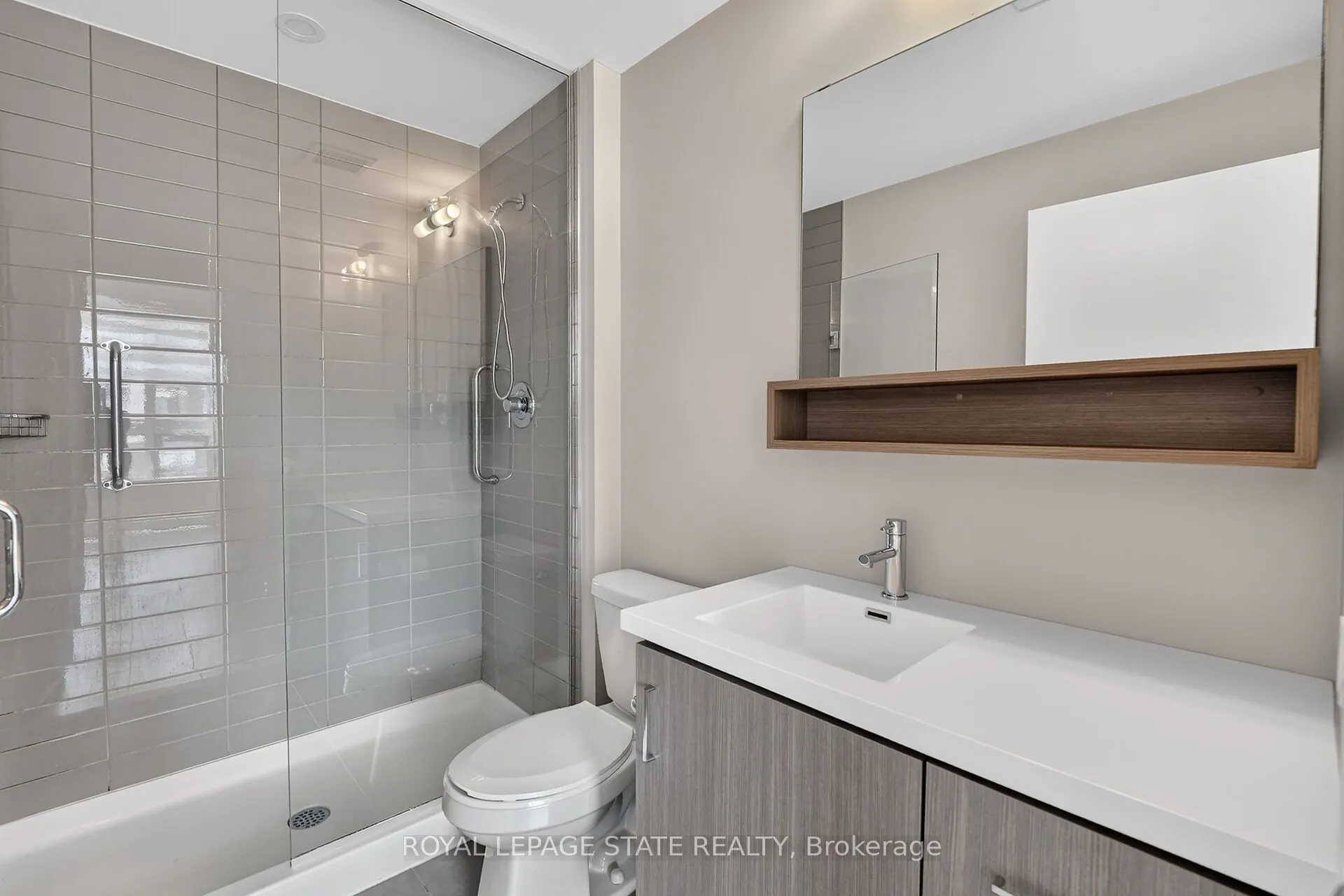 40 Esplanade Lane #206