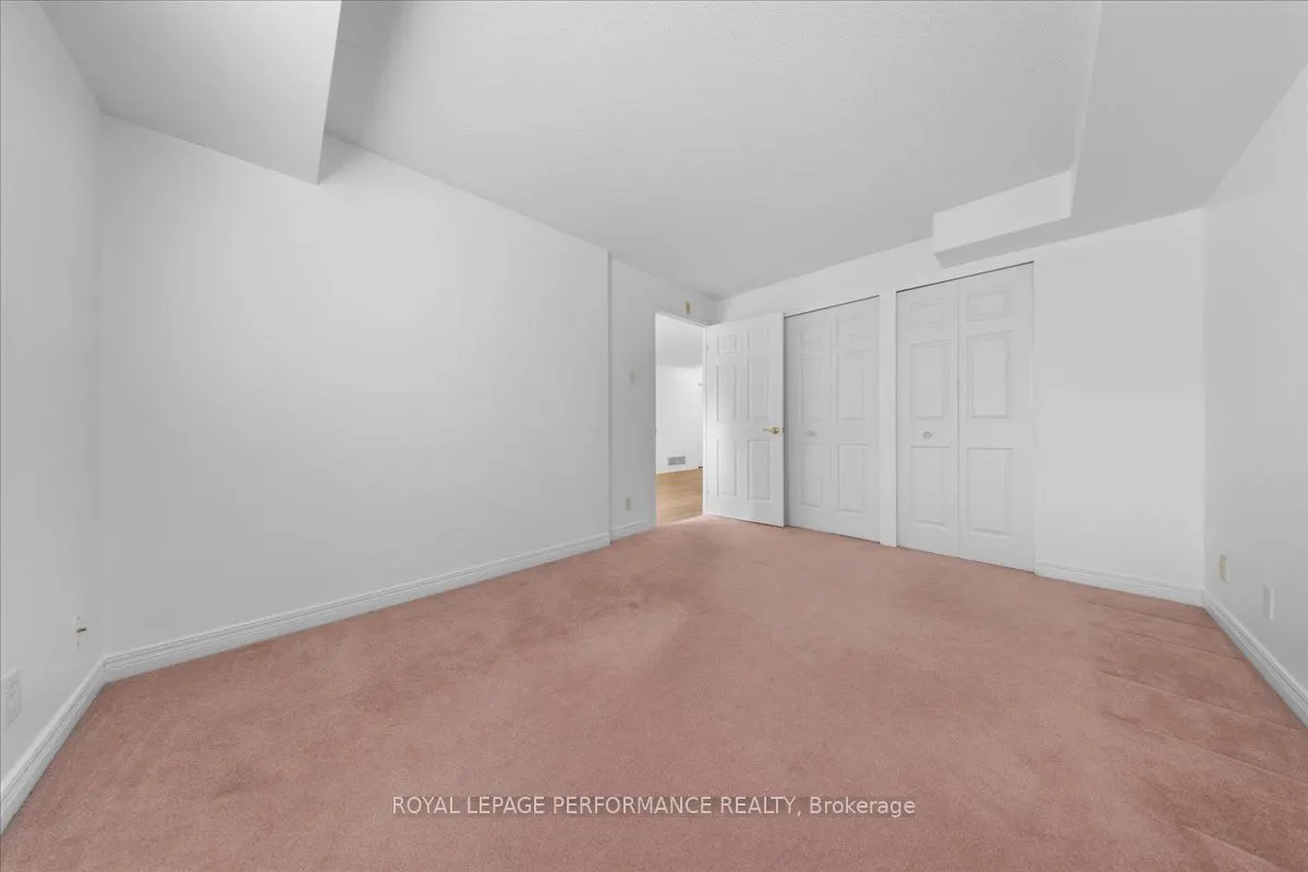 429 Somerset Street W #207