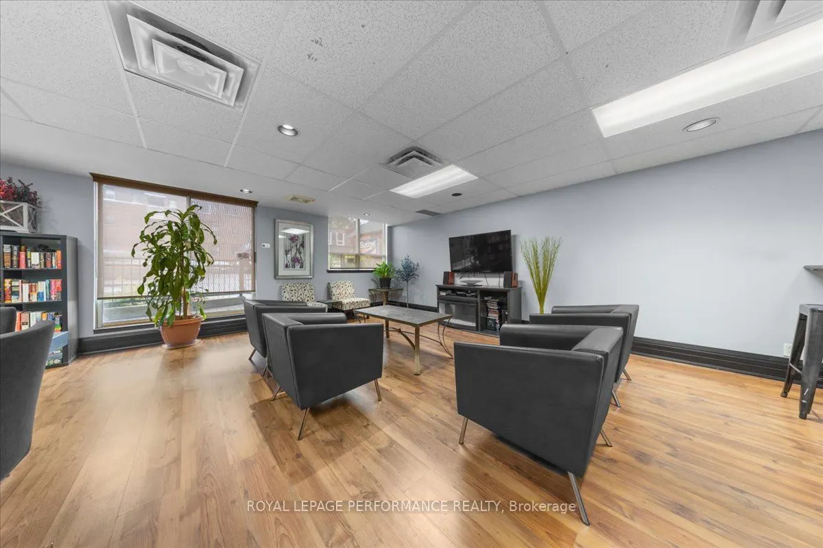 429 Somerset Street W #207