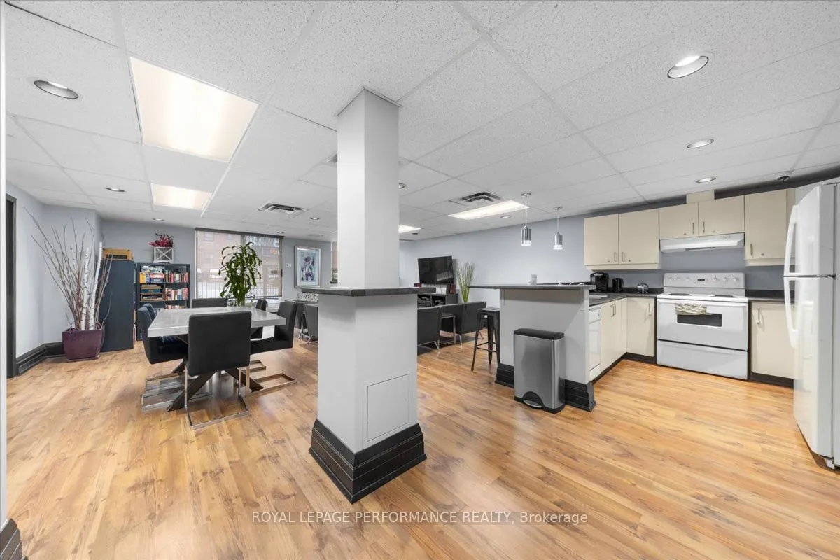 429 Somerset Street W #207