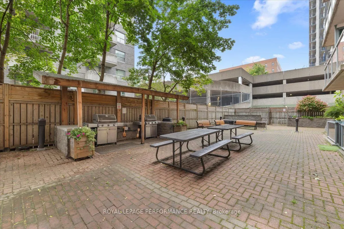 429 Somerset Street W #207