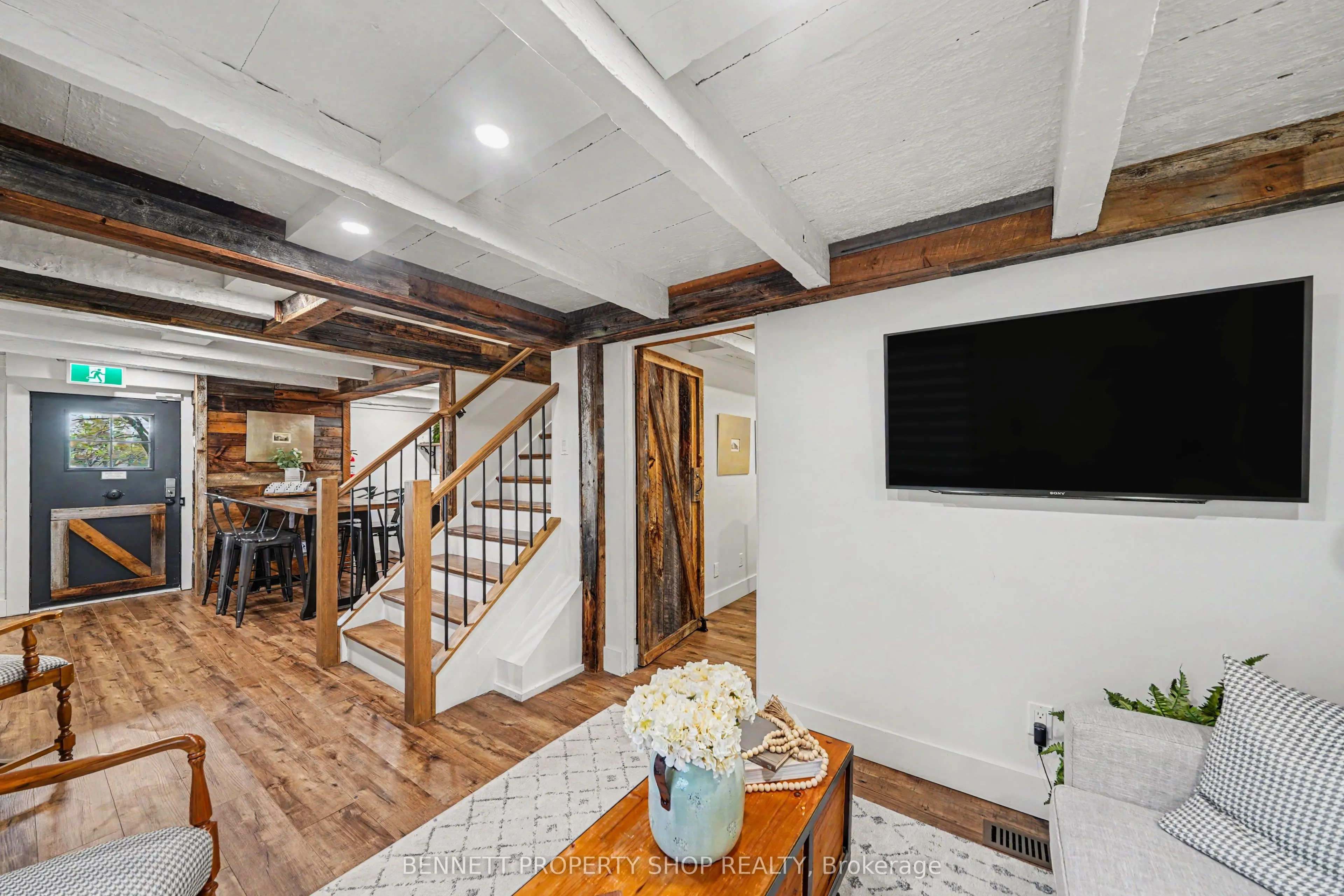 1194 Carp Road