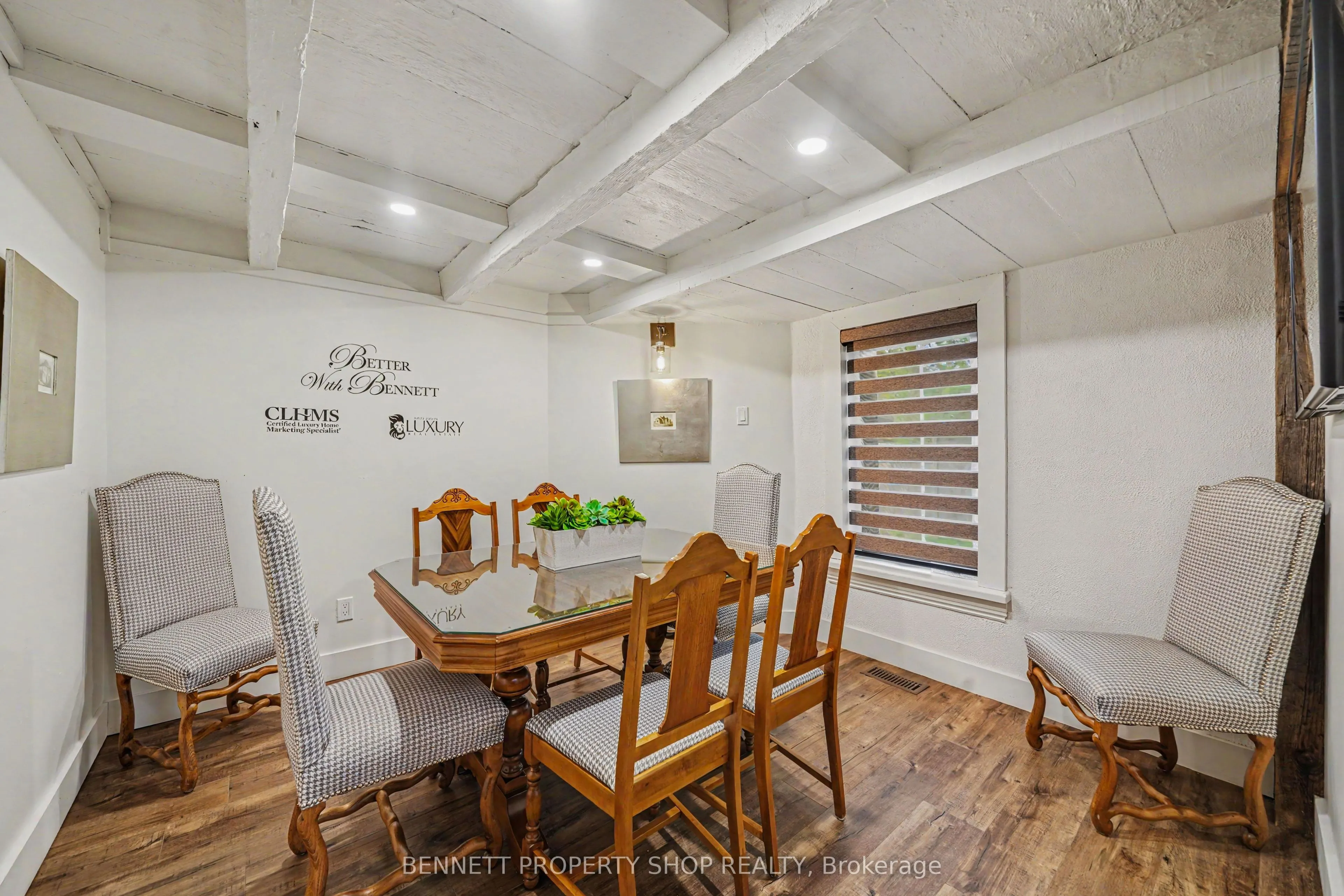 1194 Carp Road