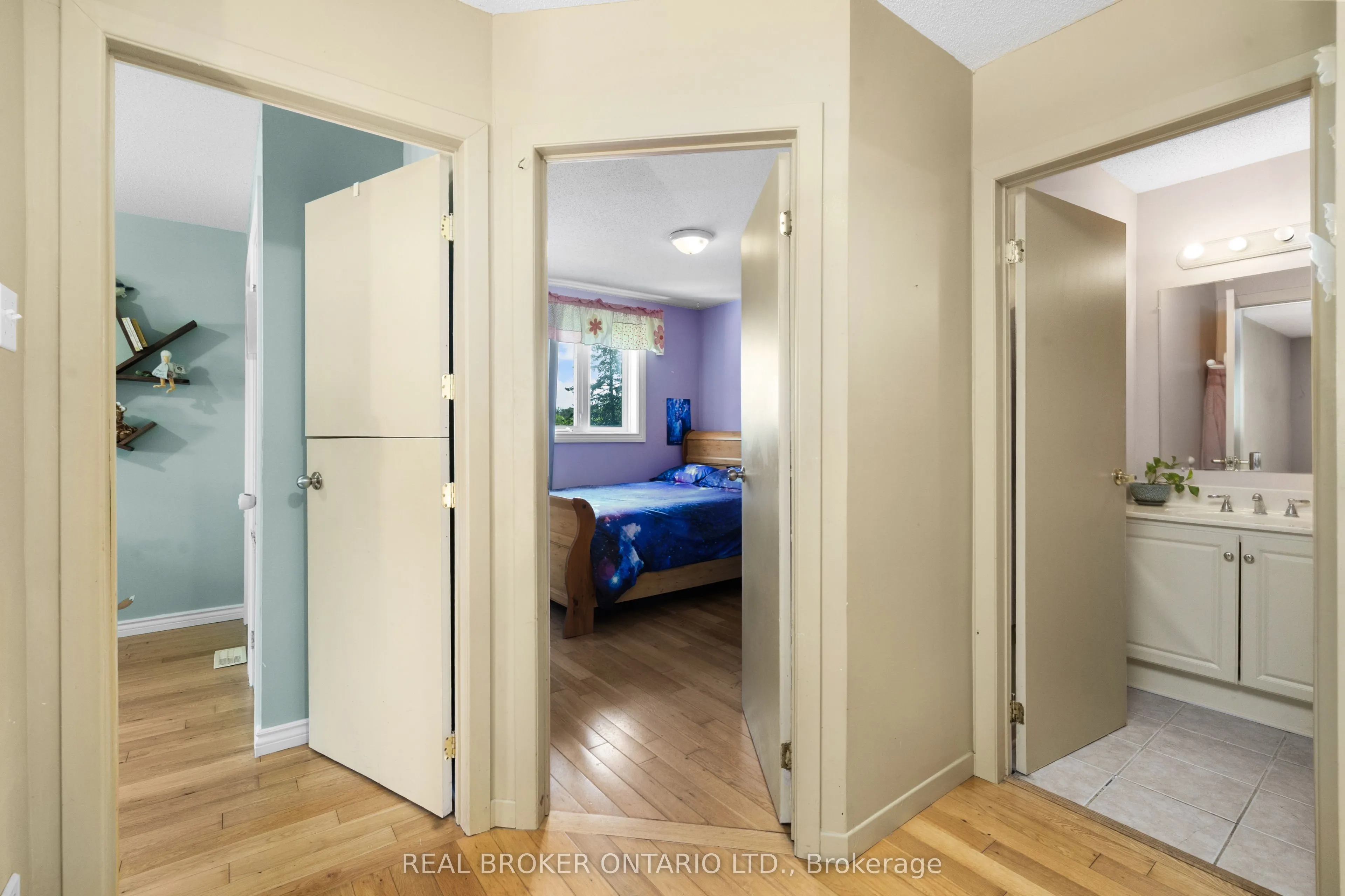 320 Clothier Street W