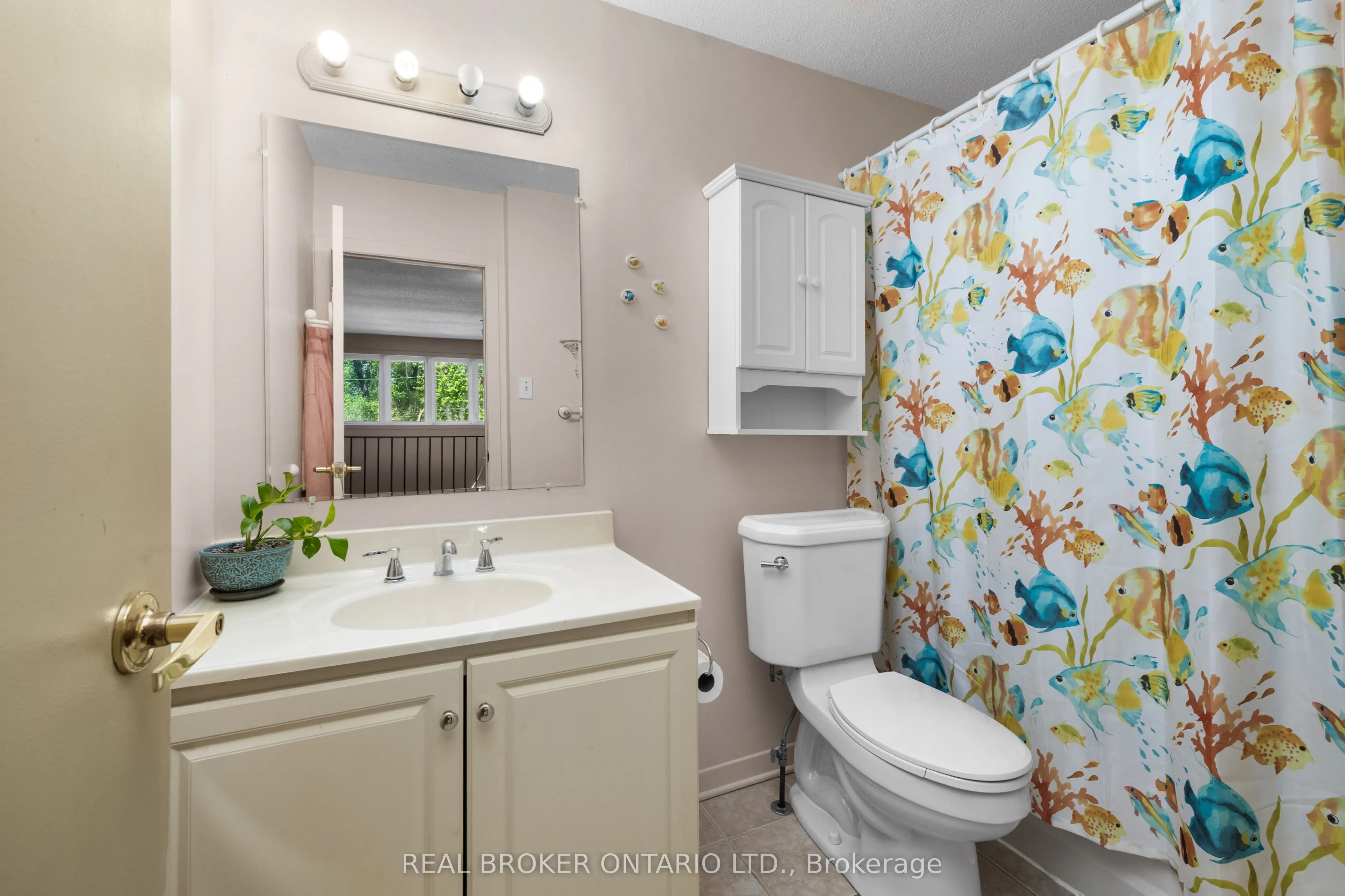 320 Clothier Street W
