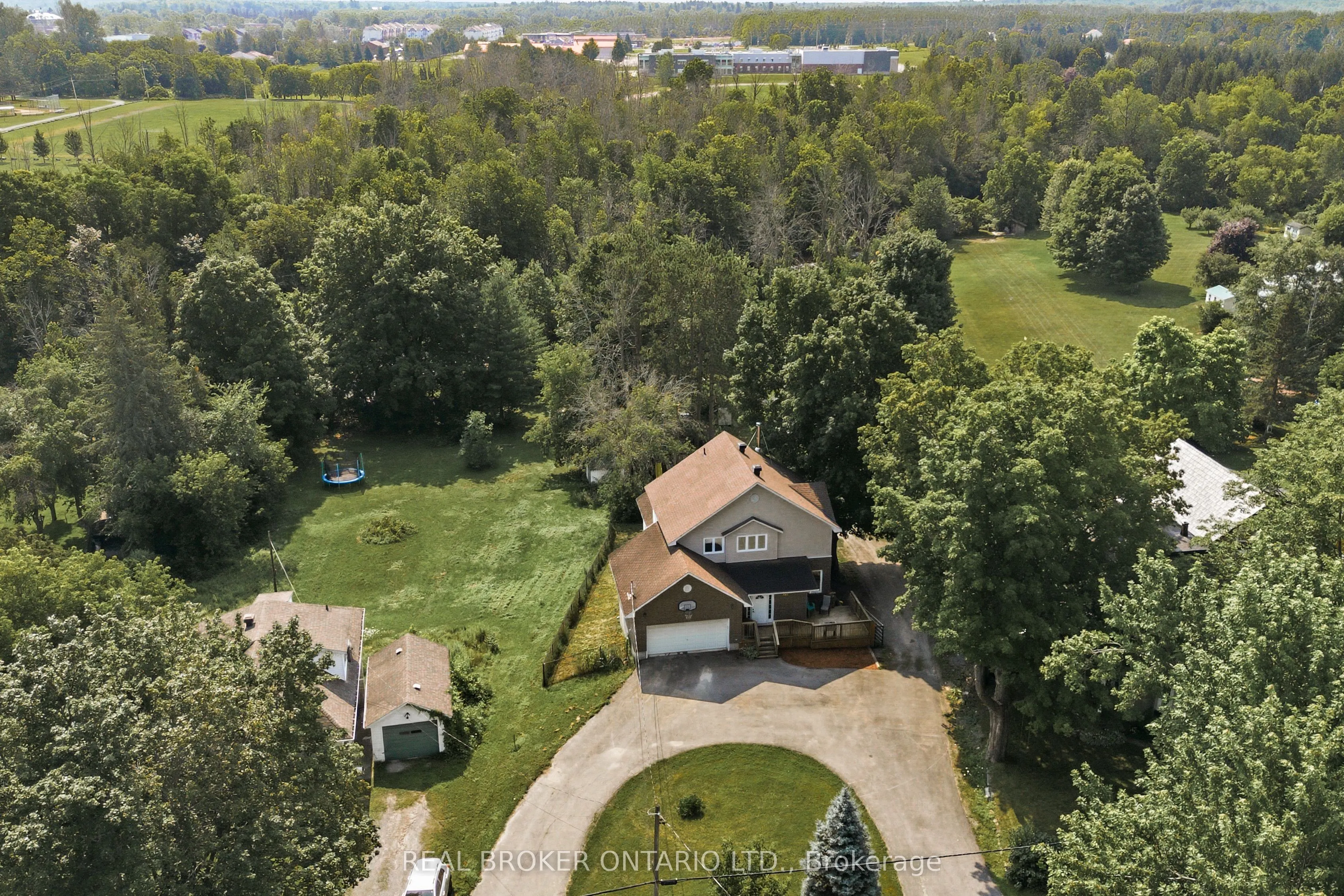 320 Clothier Street W