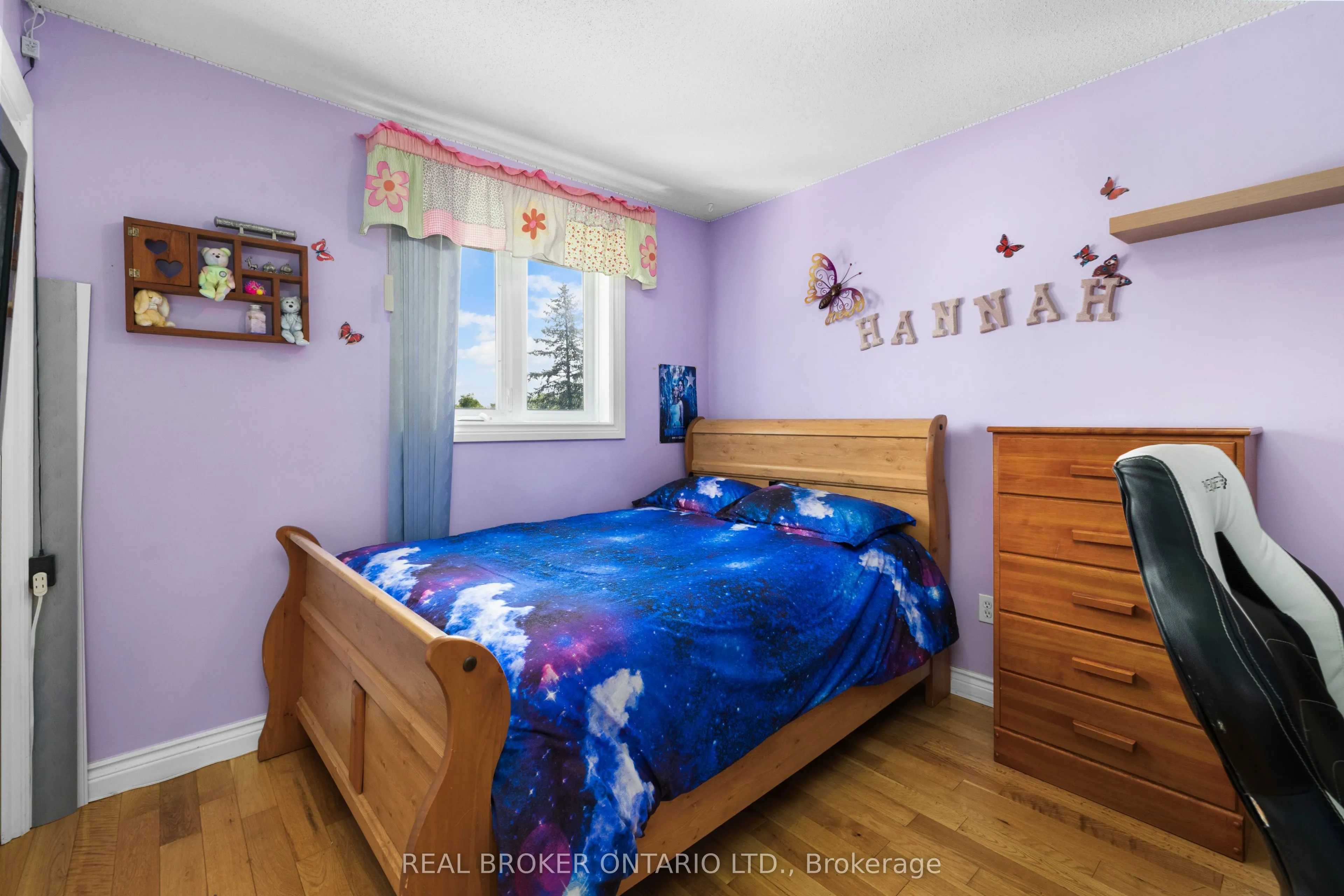 320 Clothier Street W
