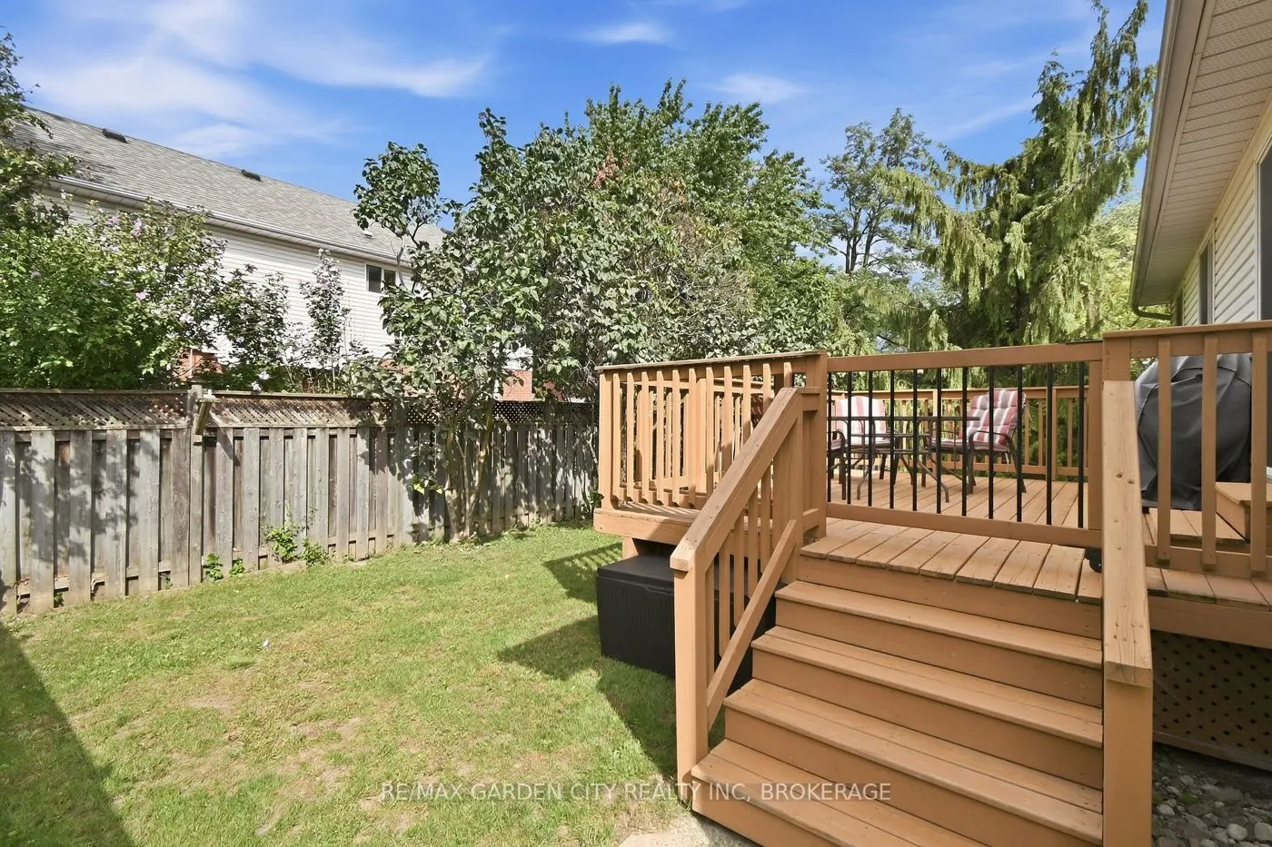 21 B Kelson Avenue N