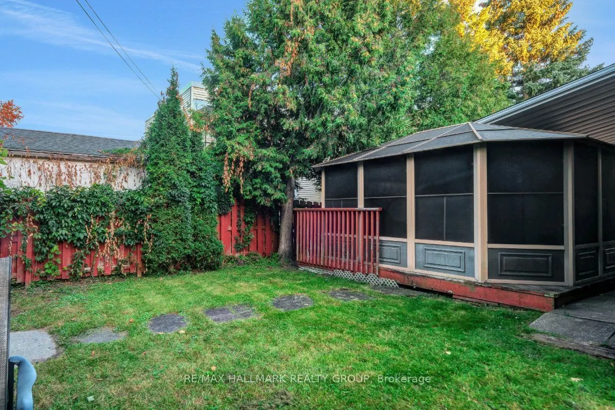 175 Carillon Street