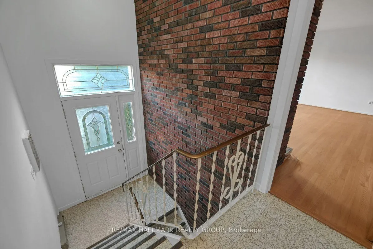 175 Carillon Street