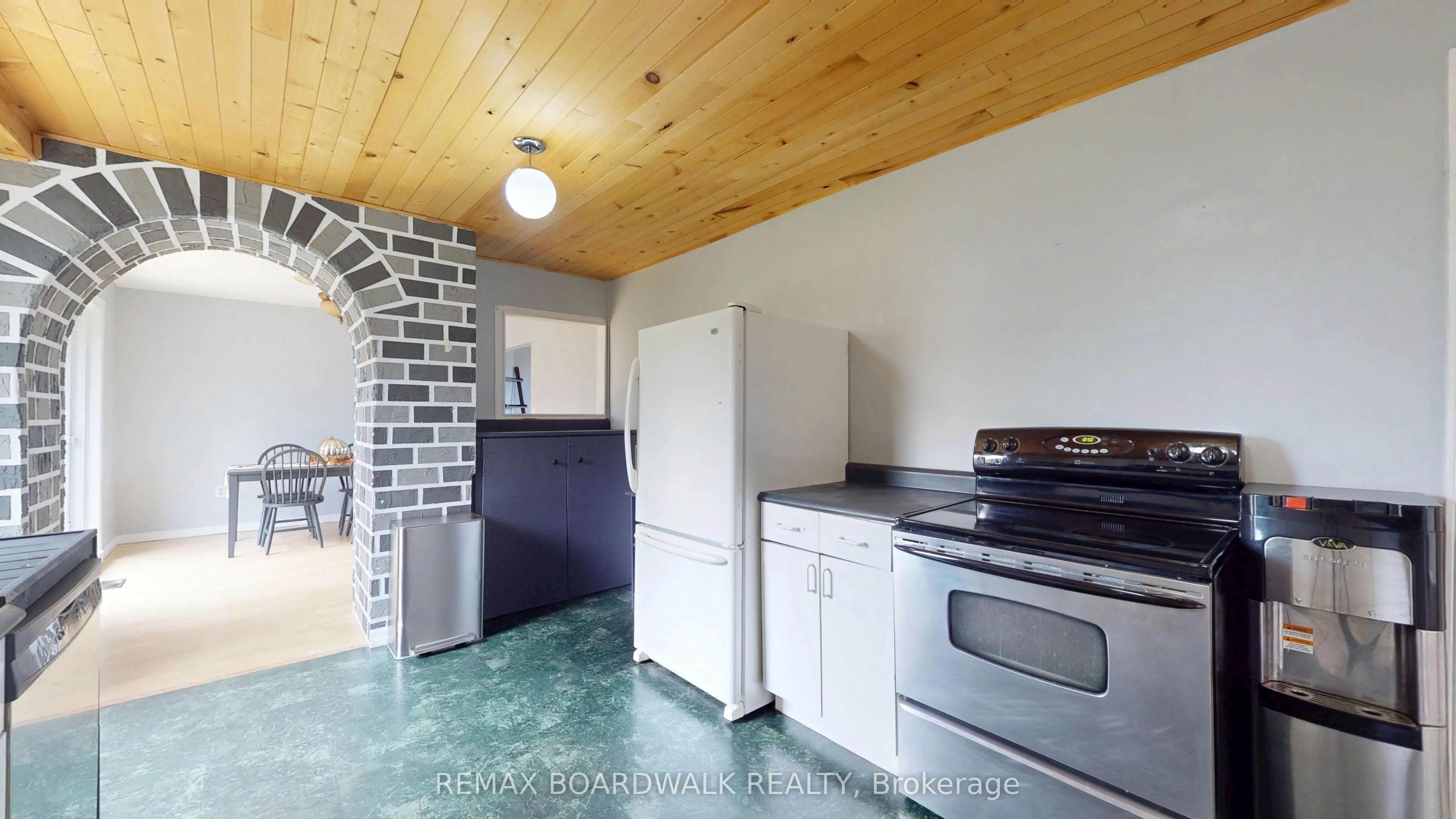 94 Quabbin Road