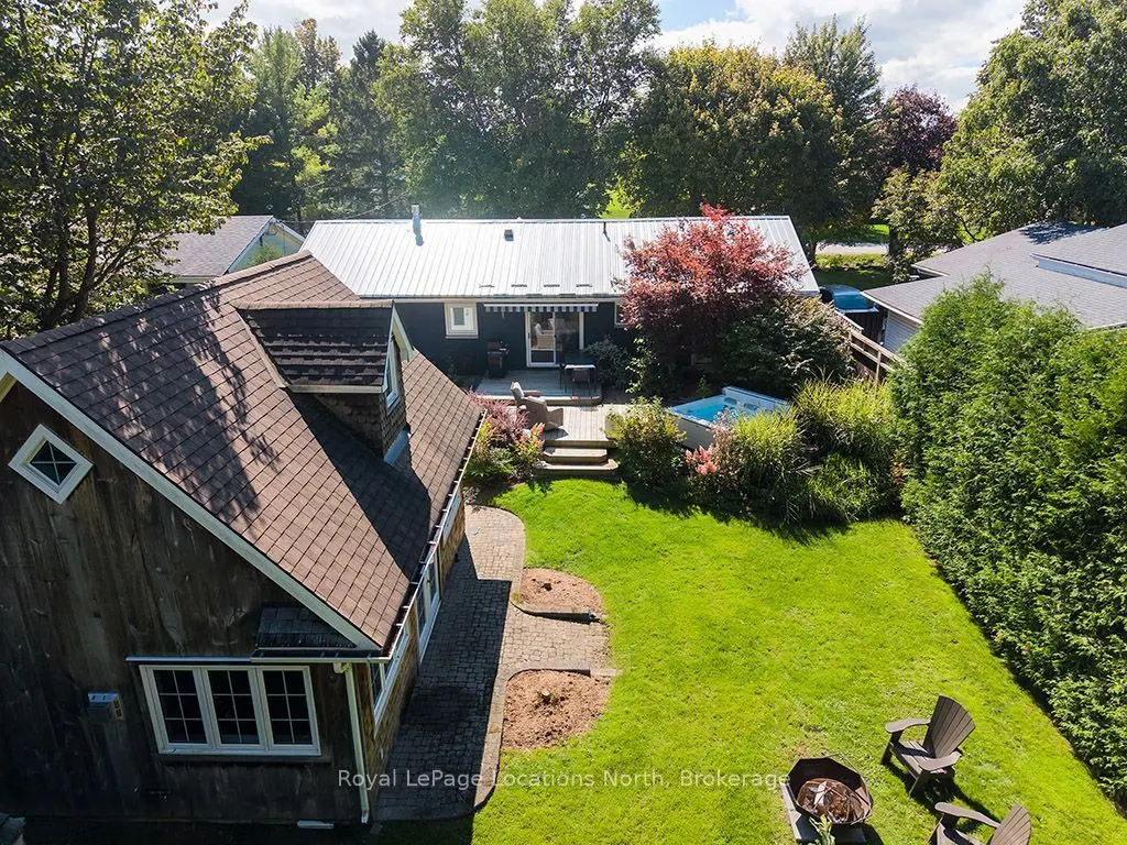 32 Napier Street E