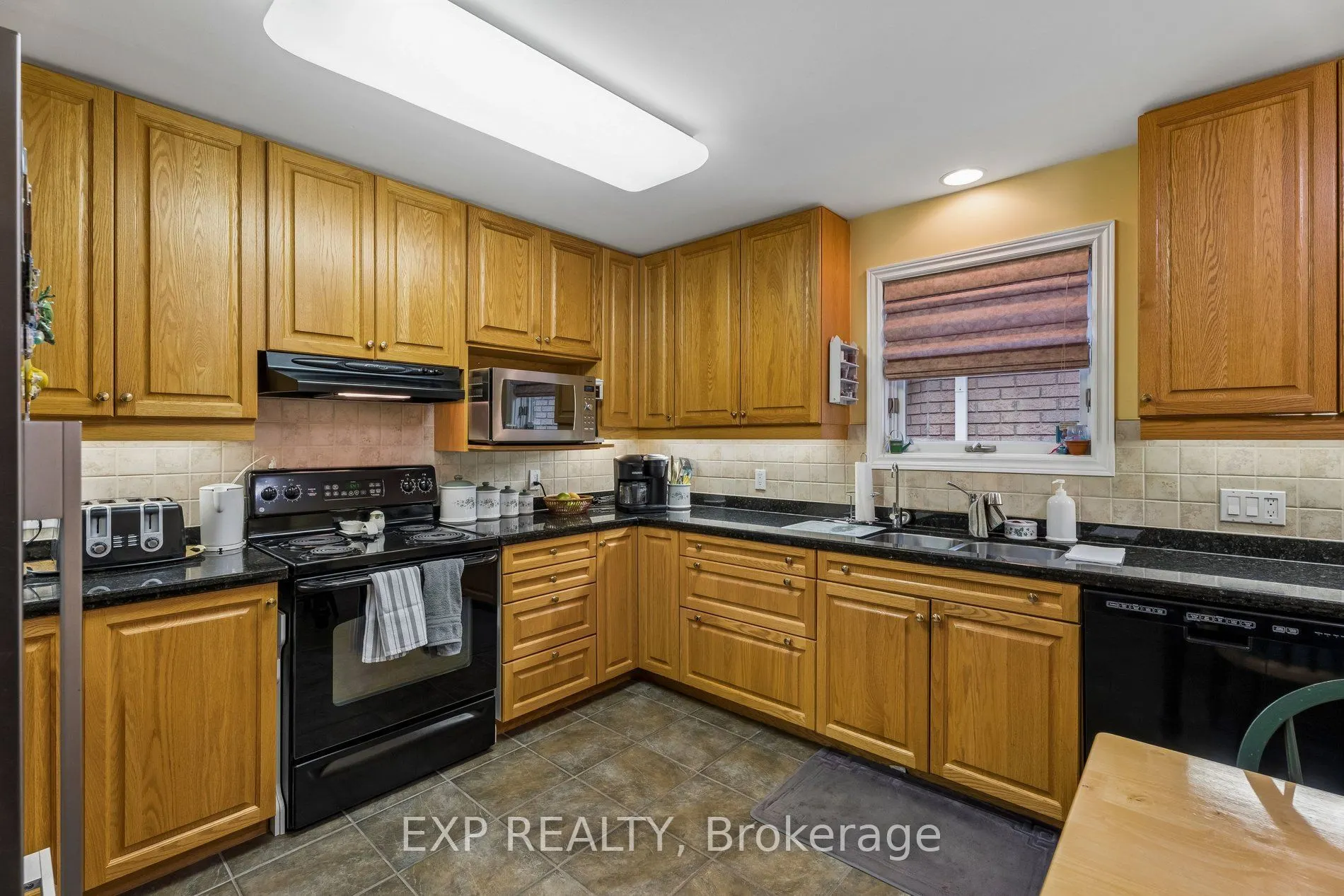 152 Dufferin Avenue #8