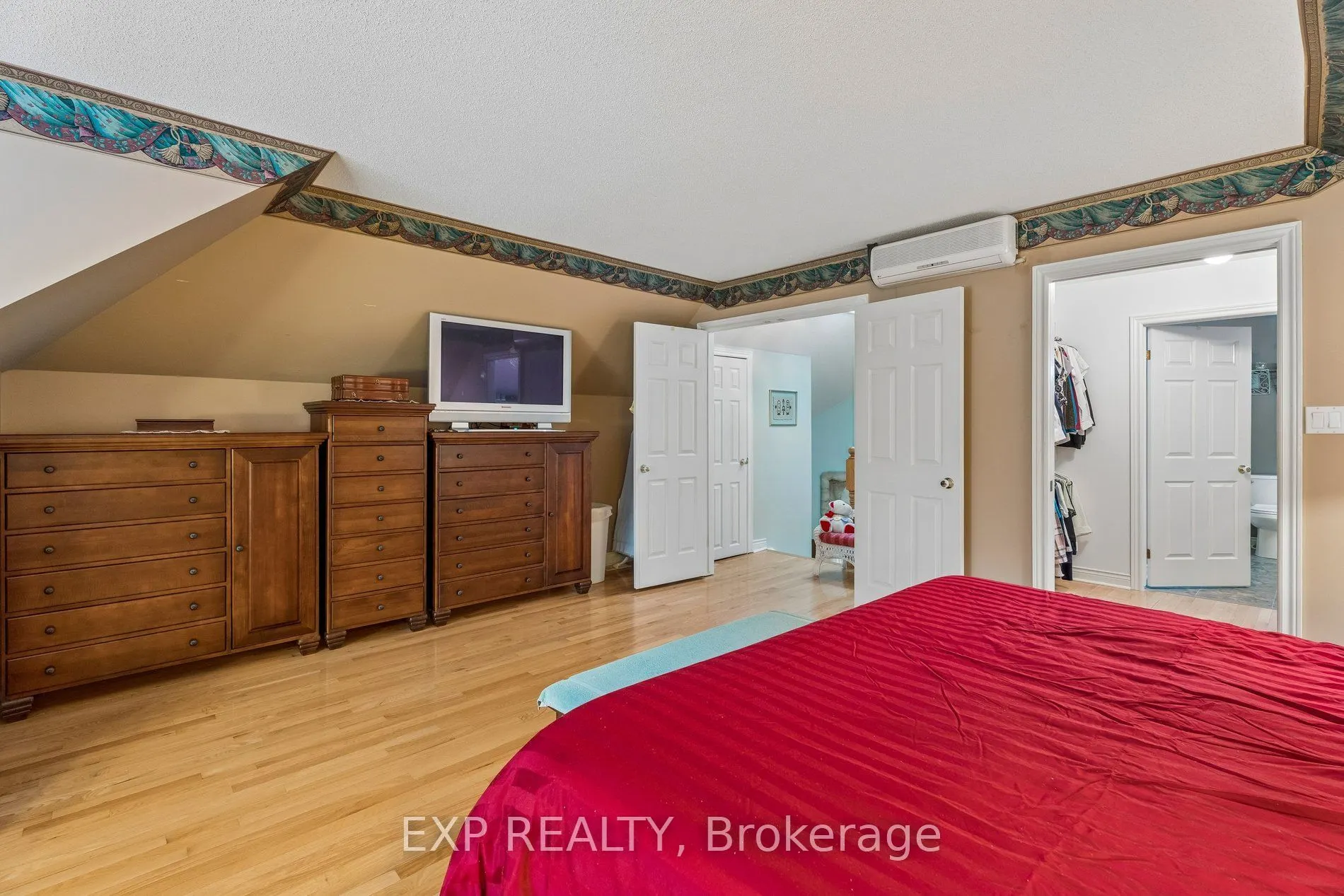 152 Dufferin Avenue #8