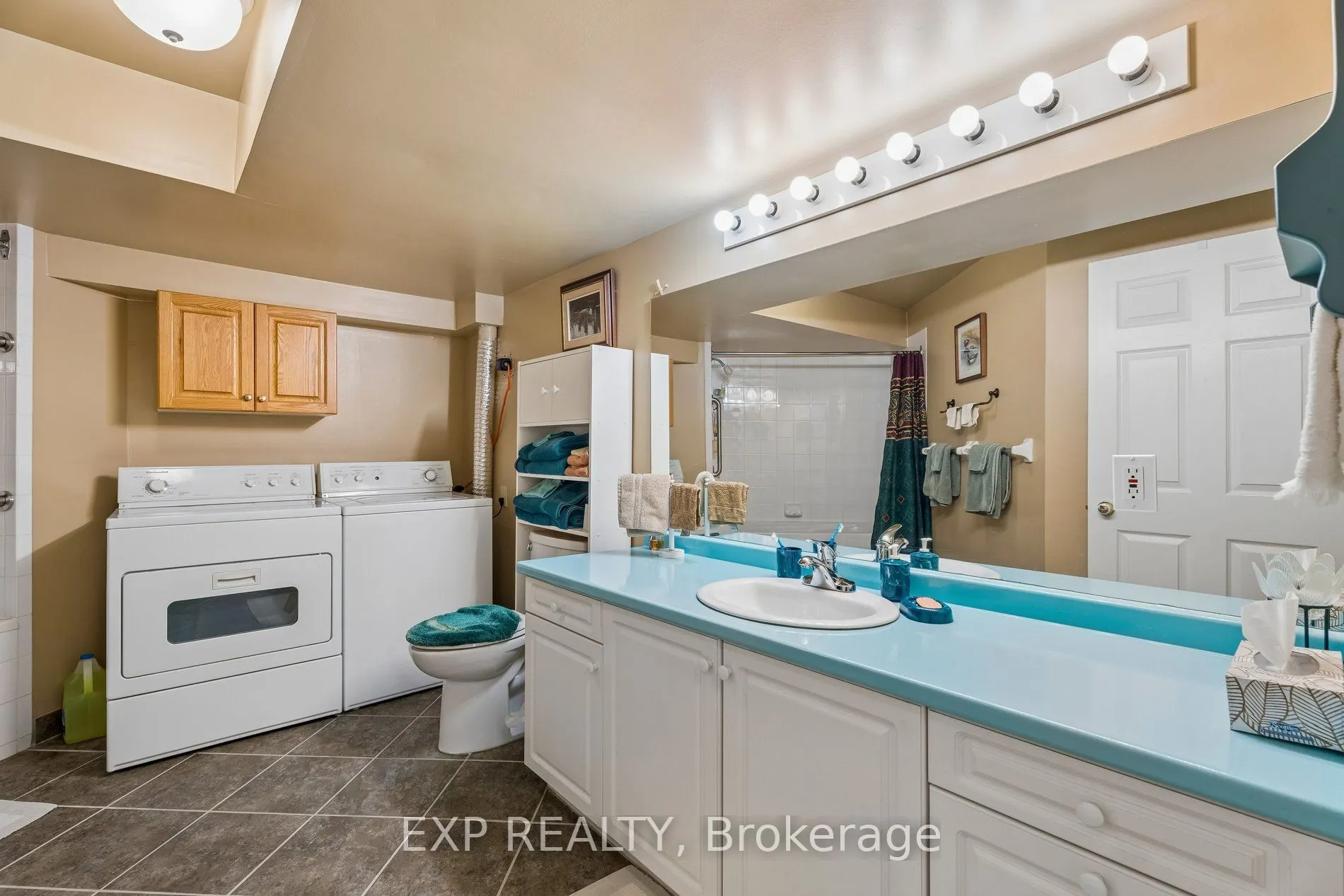 152 Dufferin Avenue #8
