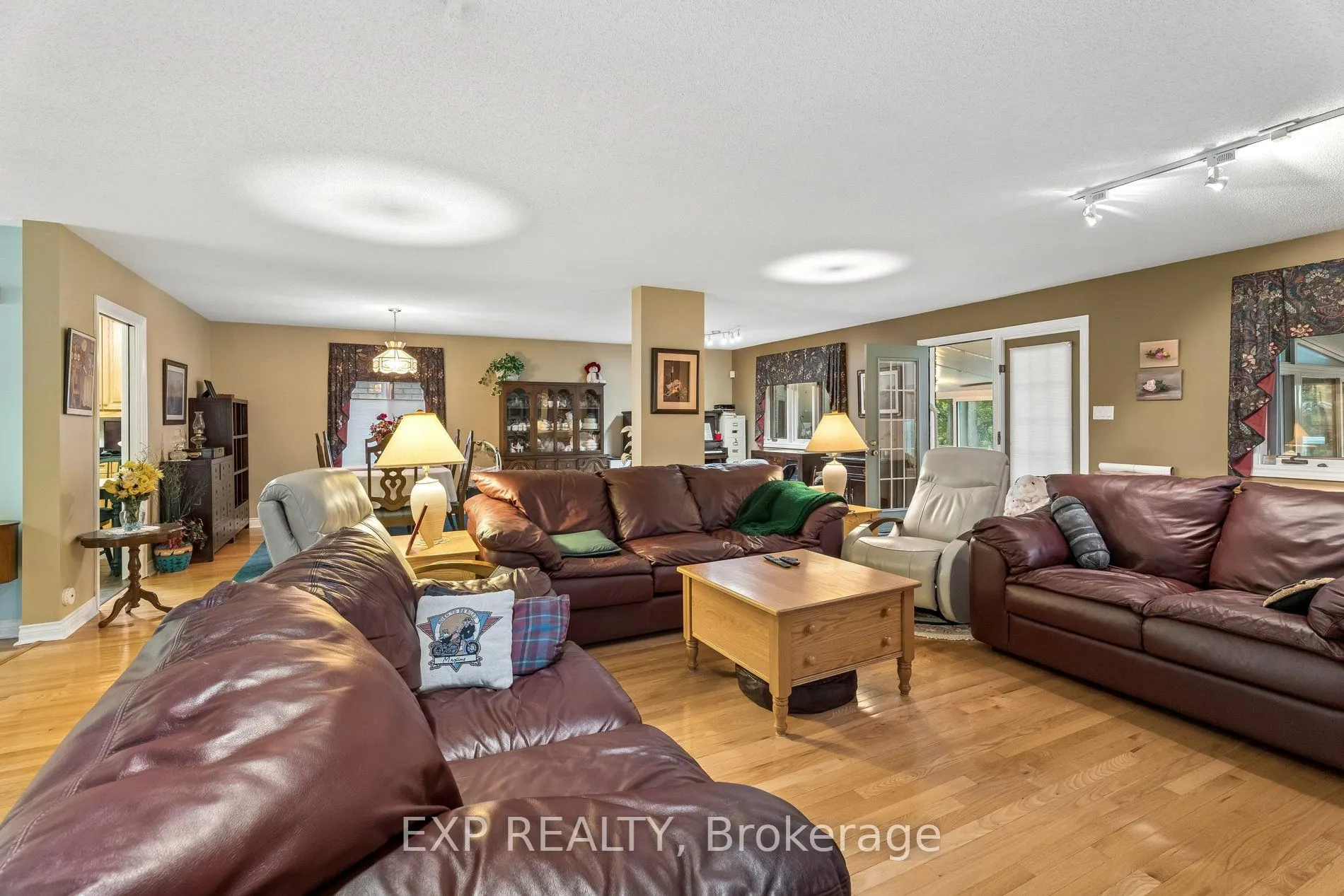 152 Dufferin Avenue #8